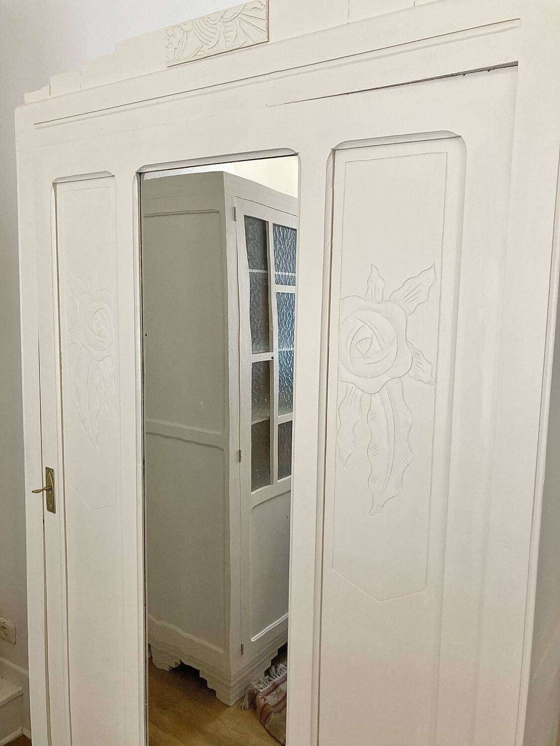 Small Parisian wardrobe