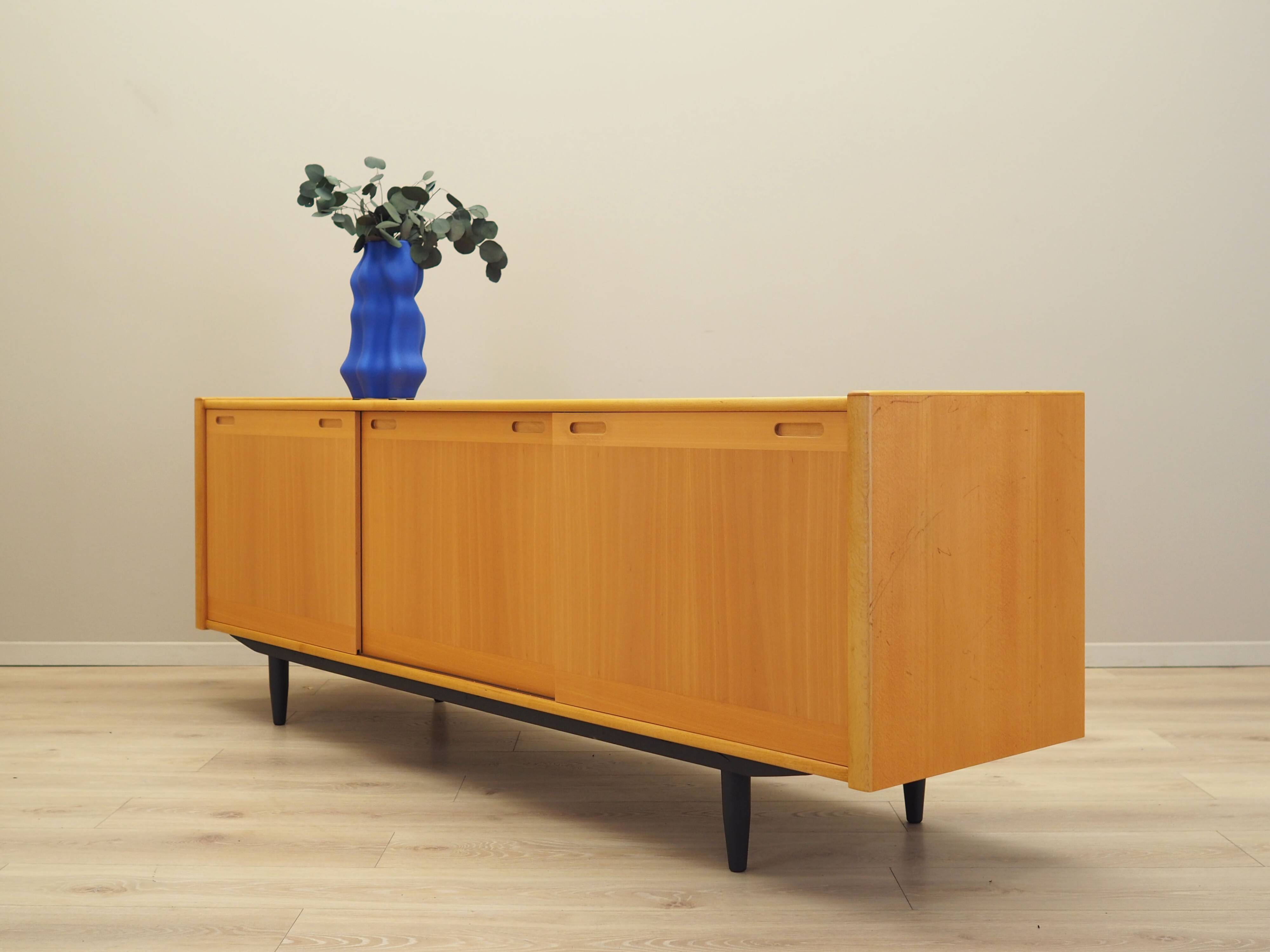 Buffet en hêtre, design danois, années 1970, production : Skovby Møbelfabrik