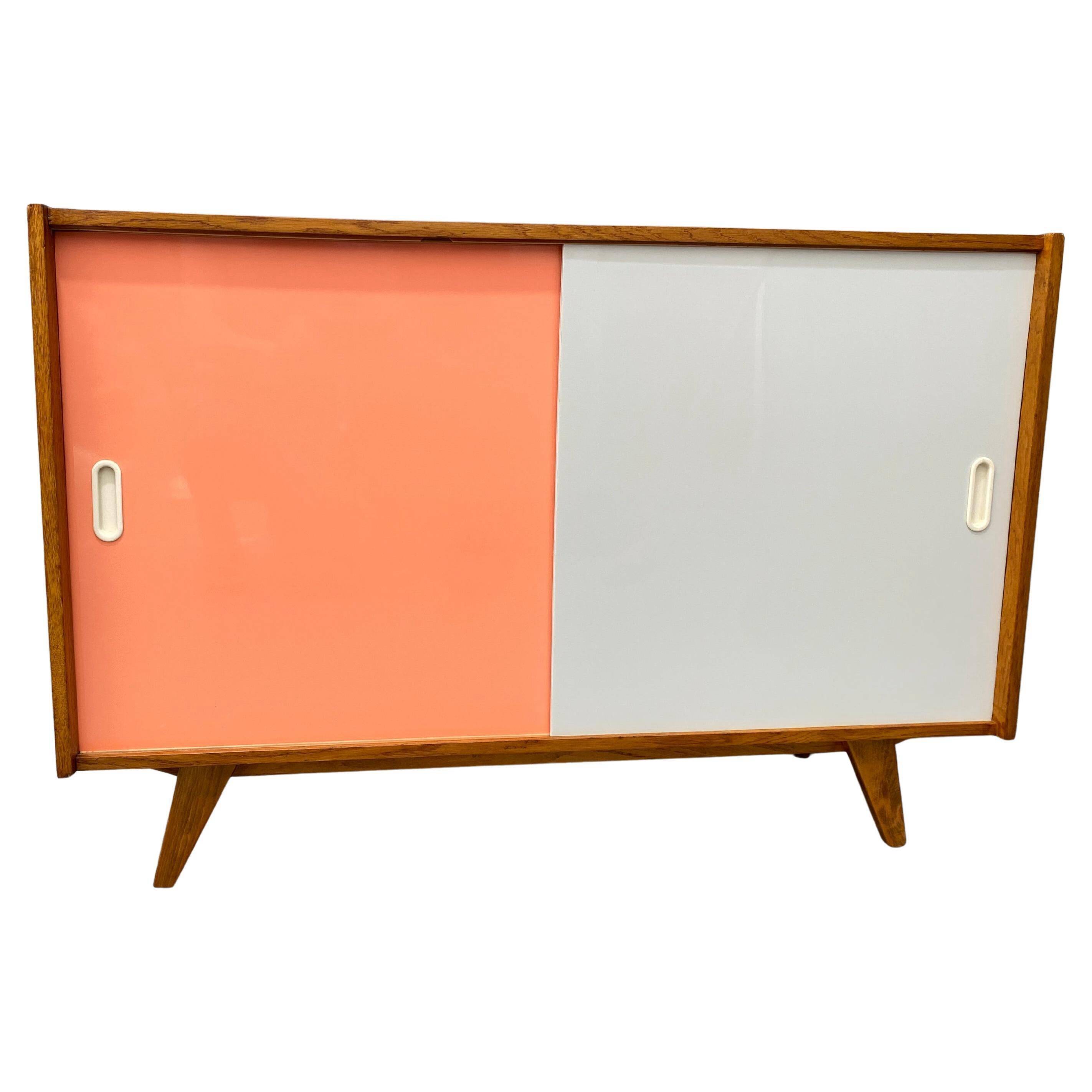 Buffet du milieu du siècle entièrement restauré U-452 par Jiří Jiroutek, années 1960, Tchécoslovaquie