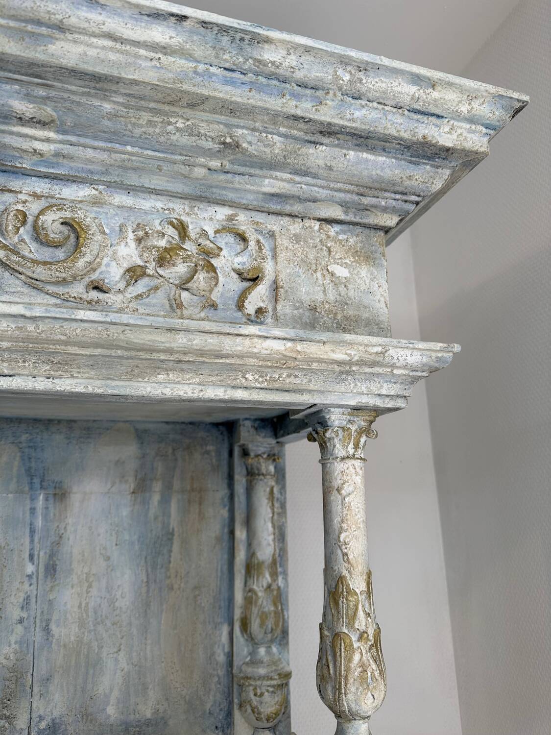 Walnut dresser, 19th century.