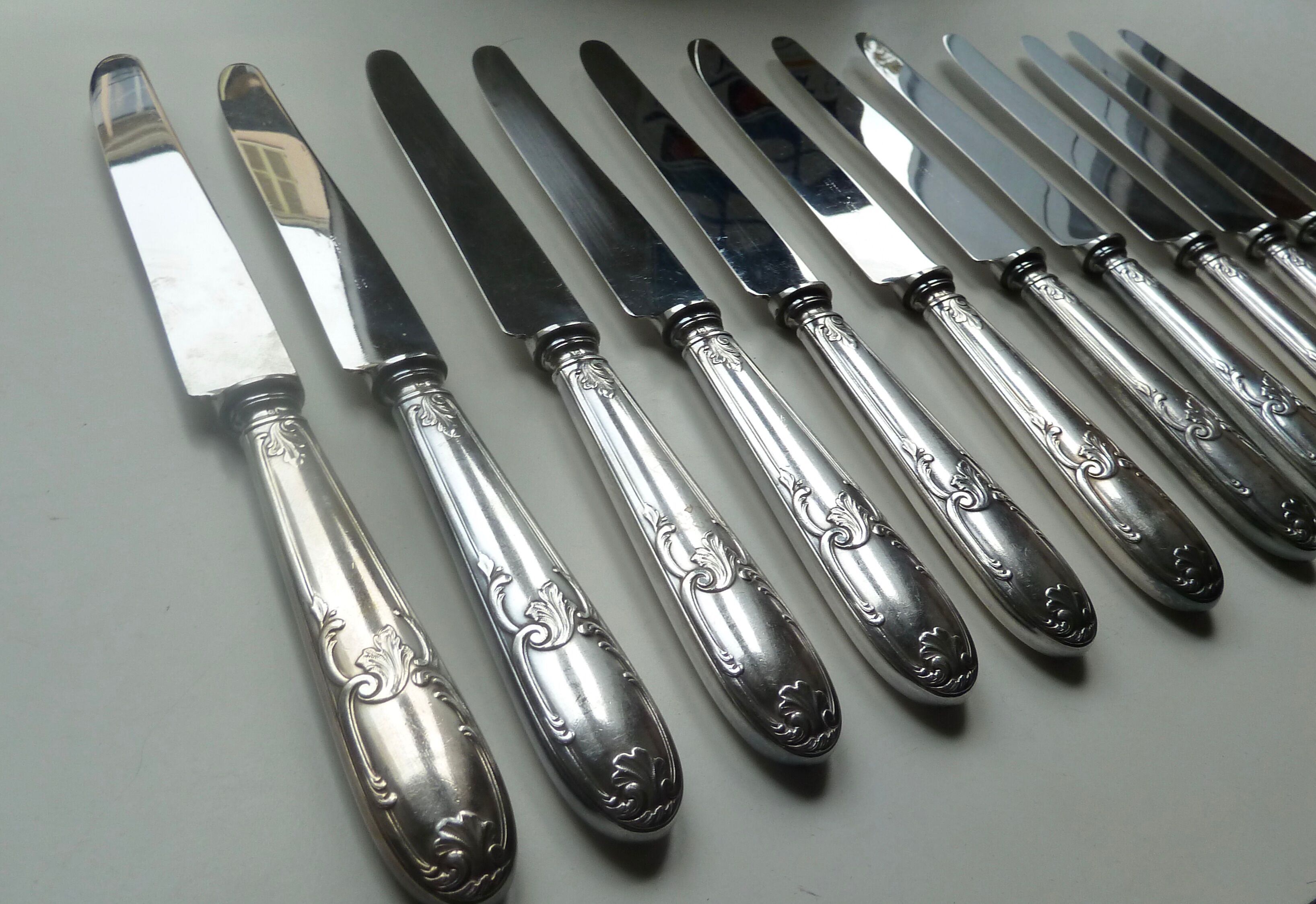 Lot 12 old large silver metal knives Rex covered silver metal floral
