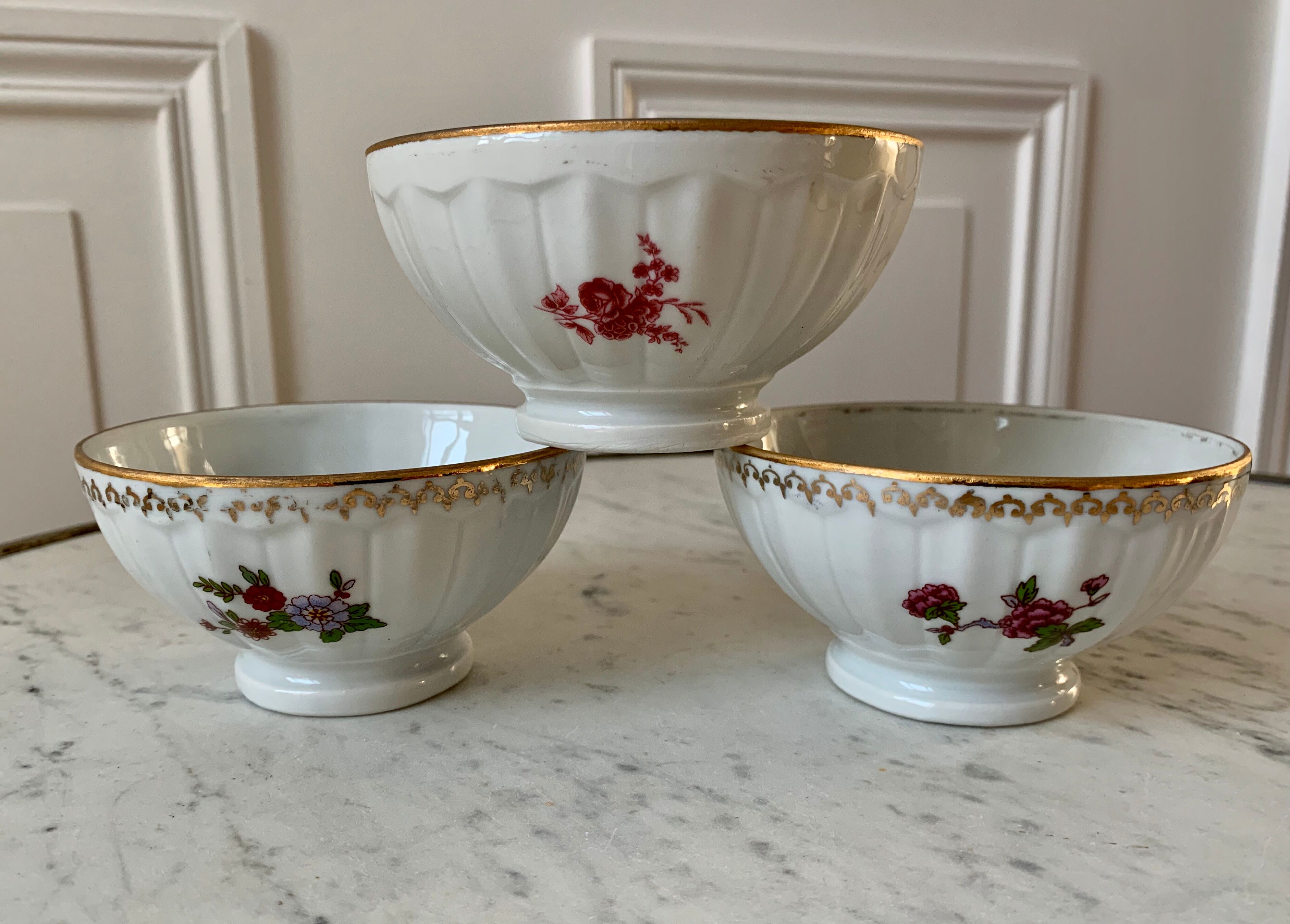 Trio de bols à fleurs en porcelaine années 50