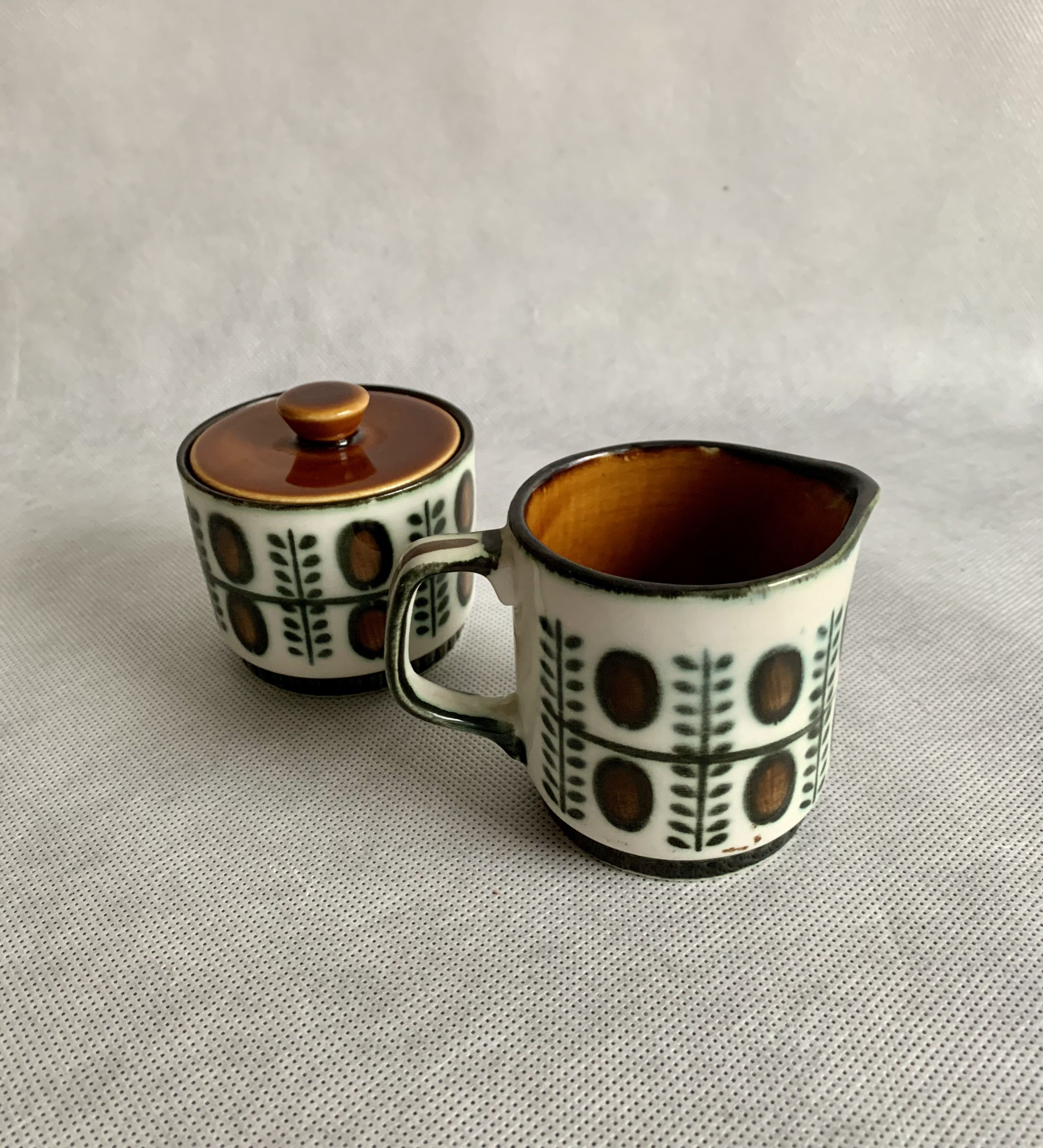 Set of sugar bowl & creamer boch rambouillet noix, 1960s