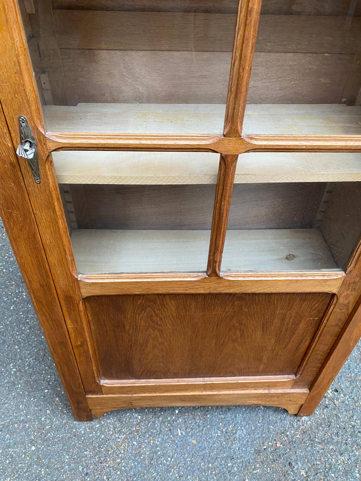 1960s Parisian Art Deco display case in solid oak