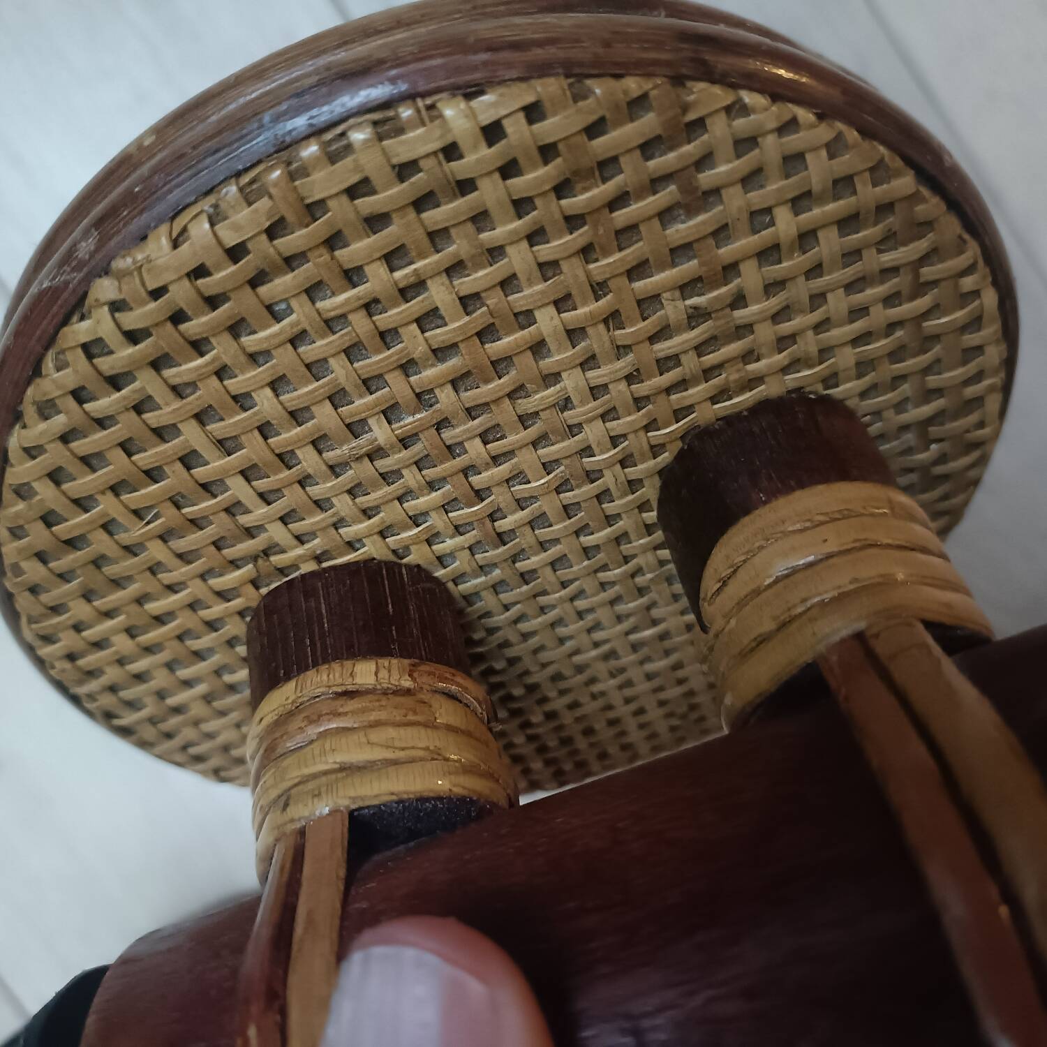 Pair of wall lights in rattan and caning