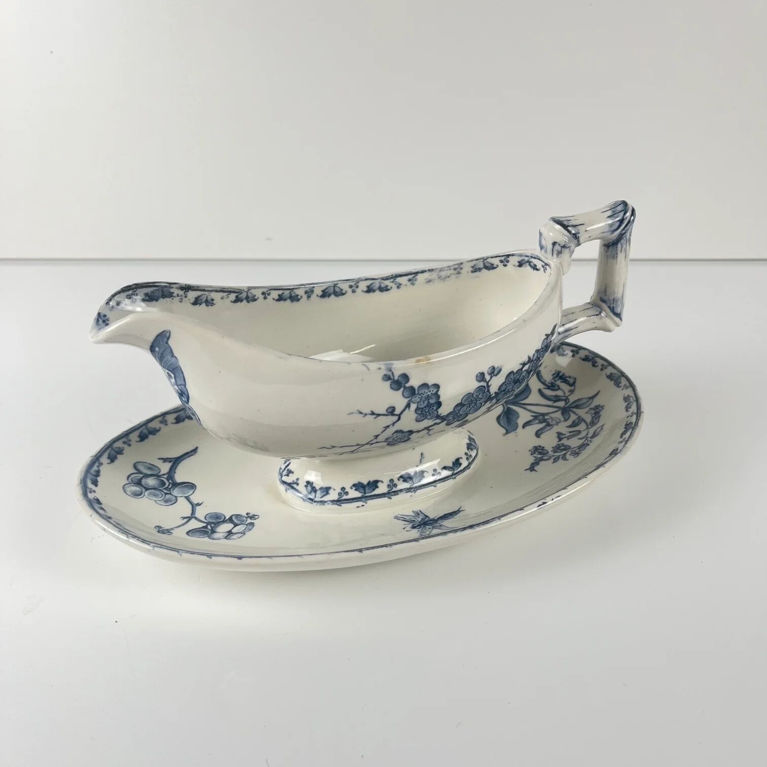 Saucière terre de fer "Carmen", Sarreguemines, bleu, 1875-1900