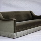 Canapé 3 places danois des années 1970, velours vert, bois de hêtre.