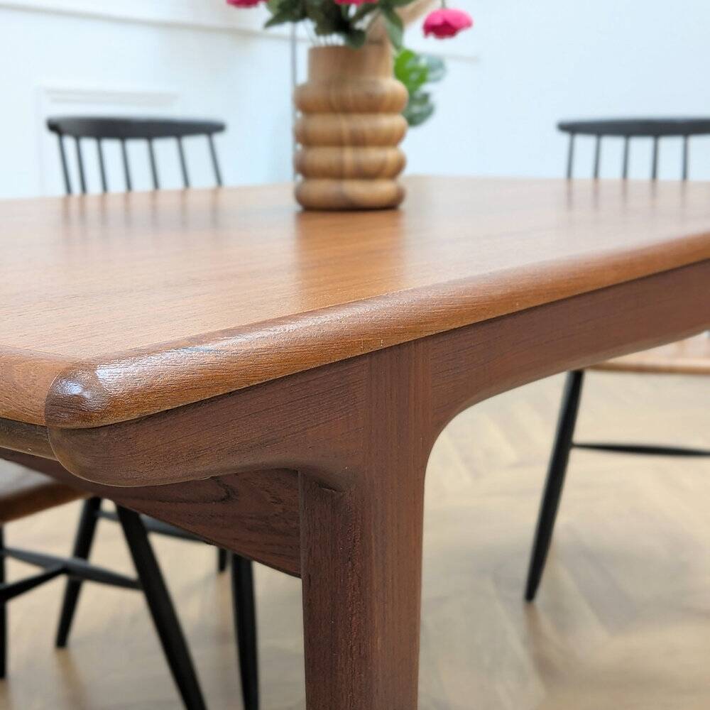 Table manger scandinave