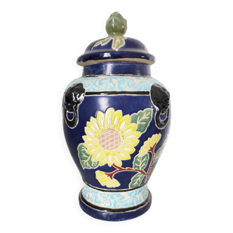 Vase chinois couvert décor de fleurs