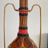 Carafe vintage en verre ambré,laiton et scoubidou