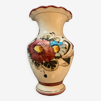 Flower pattern vase