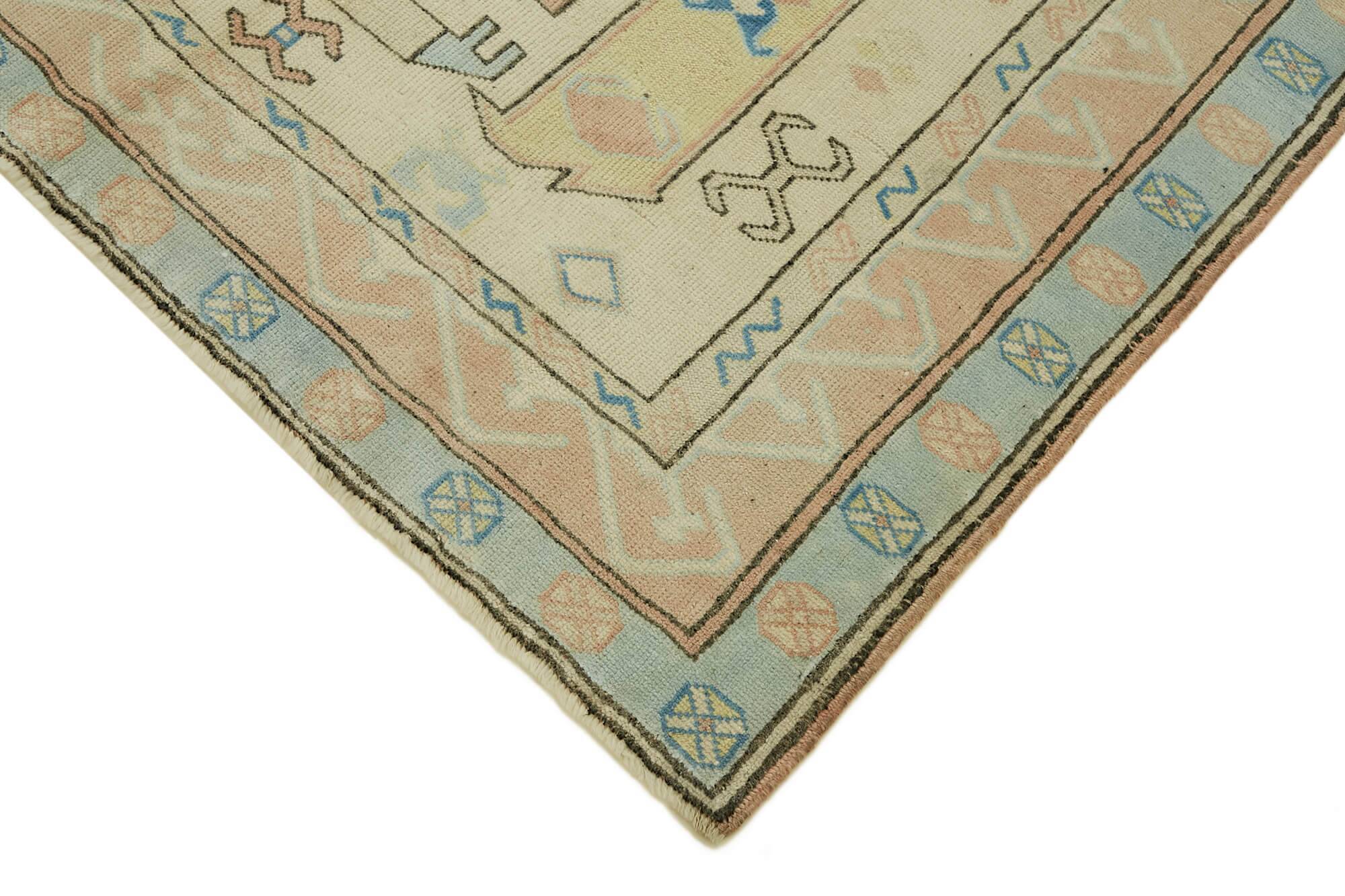 Turkish Vintage Anatolian Rug 140 cm x 191 cm