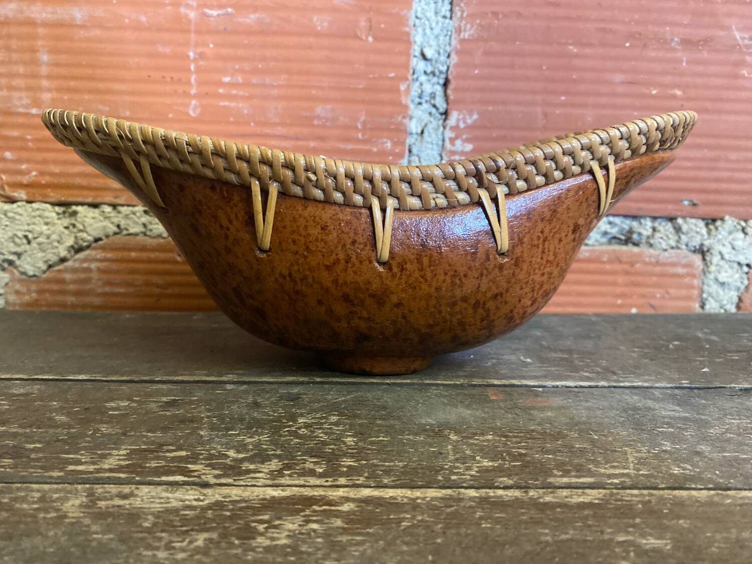 Old Brown Speckled Terracotta Pocket Video + Vintage Rattan Border