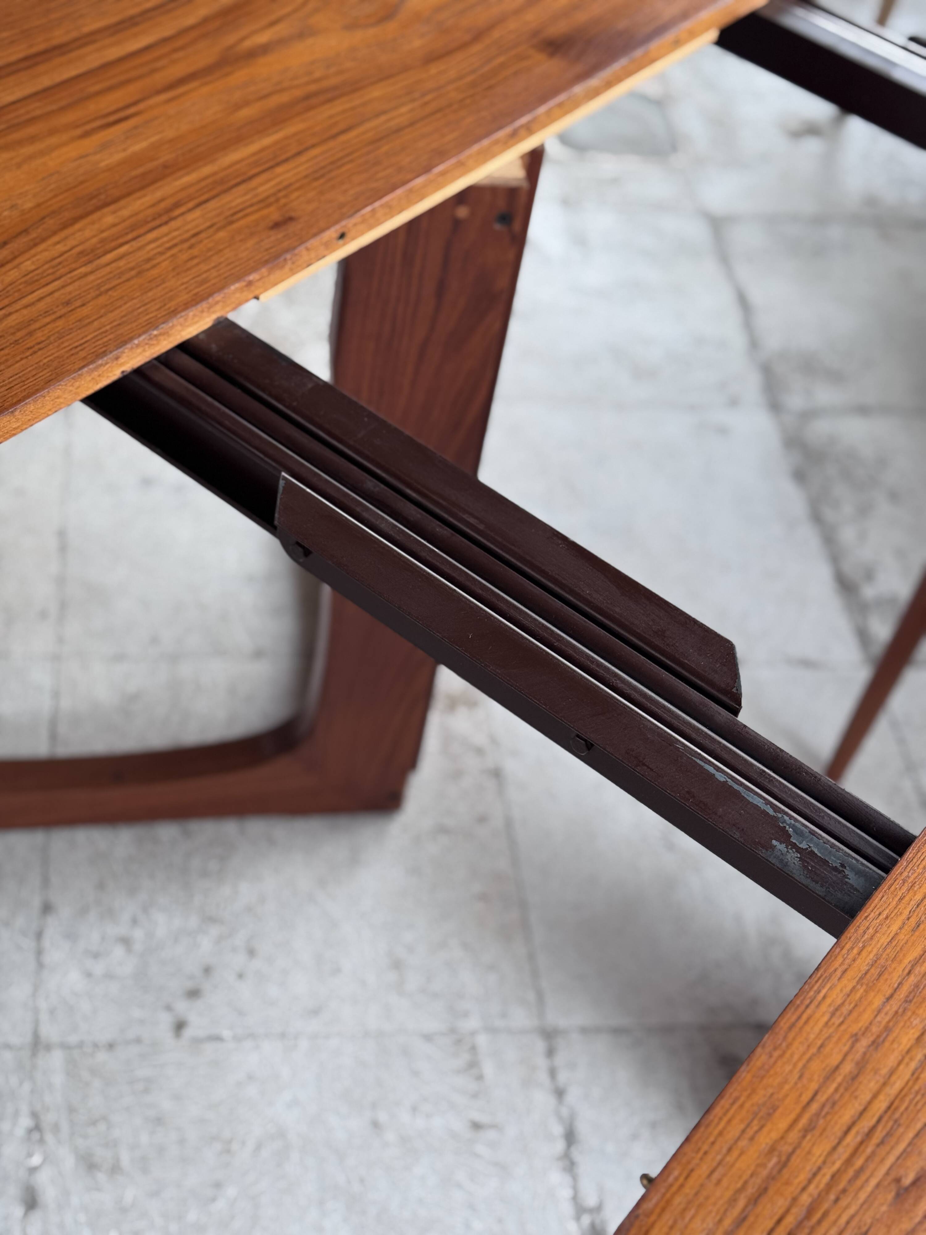 Table ronde extensible en teck danoise vintage  🧷 ETSY KEYWORDS & TAGS 🇩