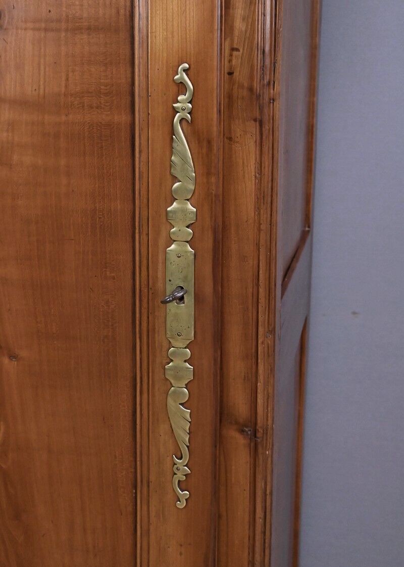 Standing man in cherry wood, Louis XV style – late 19th century