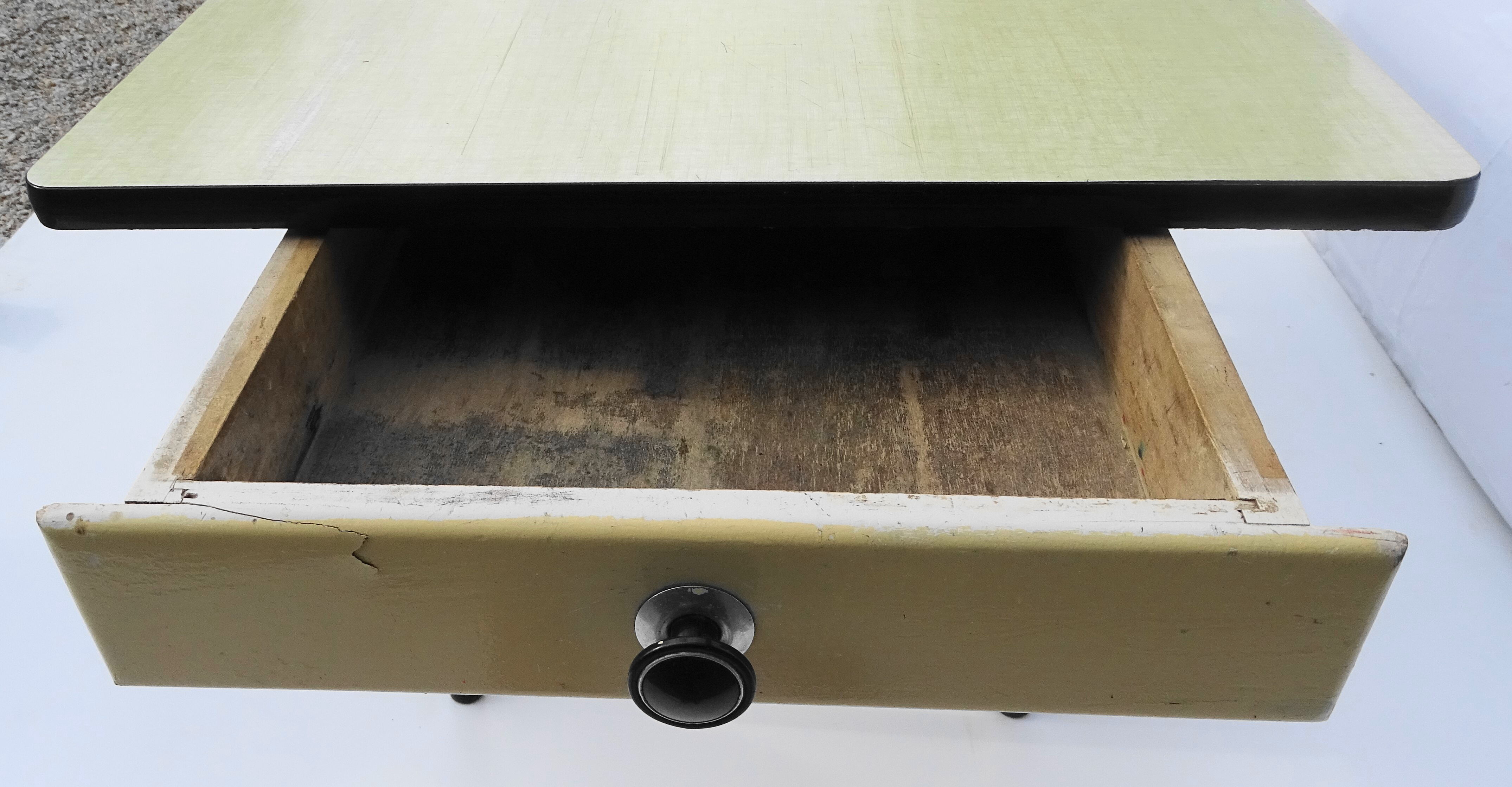 Table à rallonges en formica