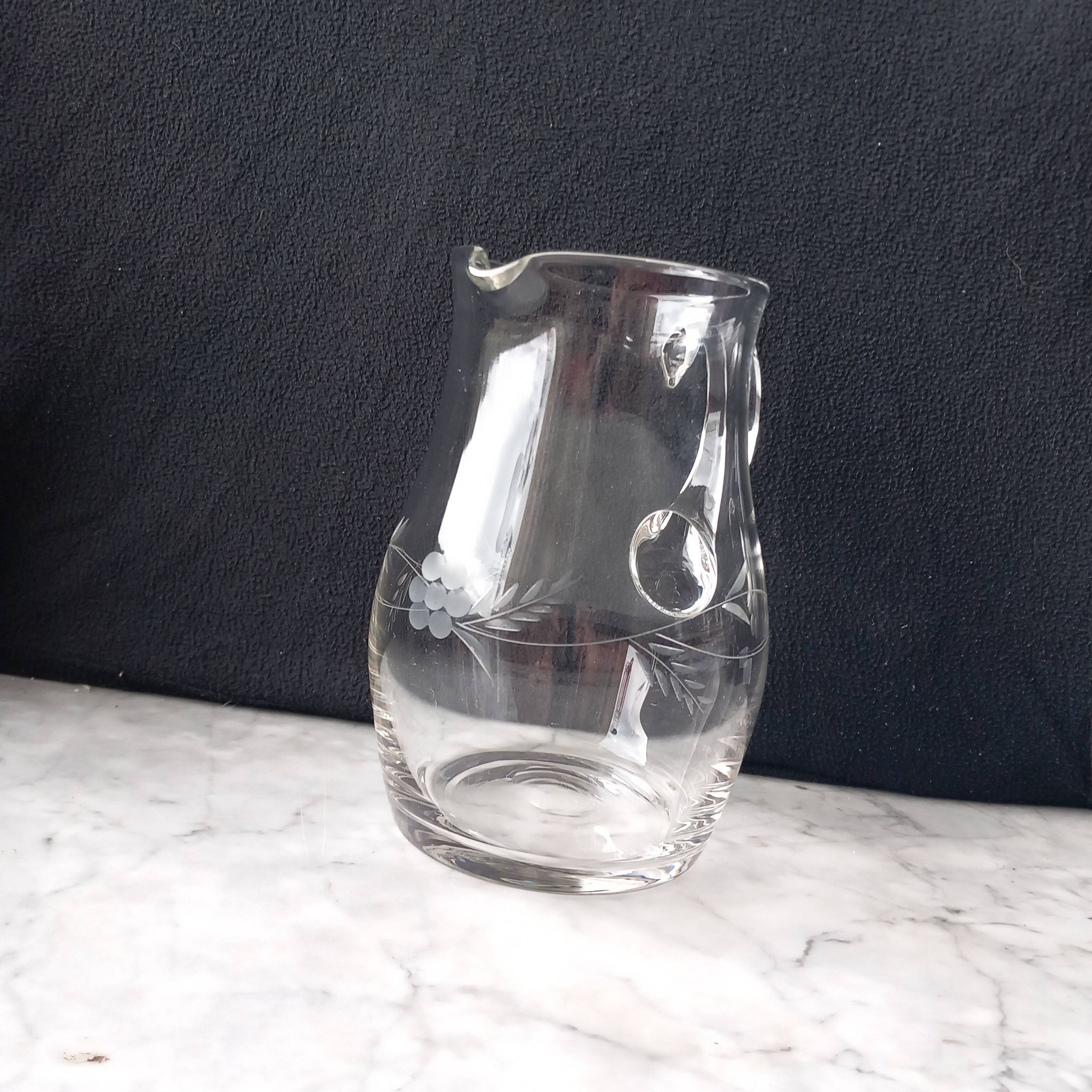 6 verres à eau et pichet en cristal gravé années 70