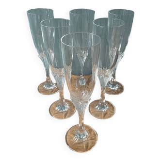 Series of 6 Arques crystal champagne flutes, Granville model