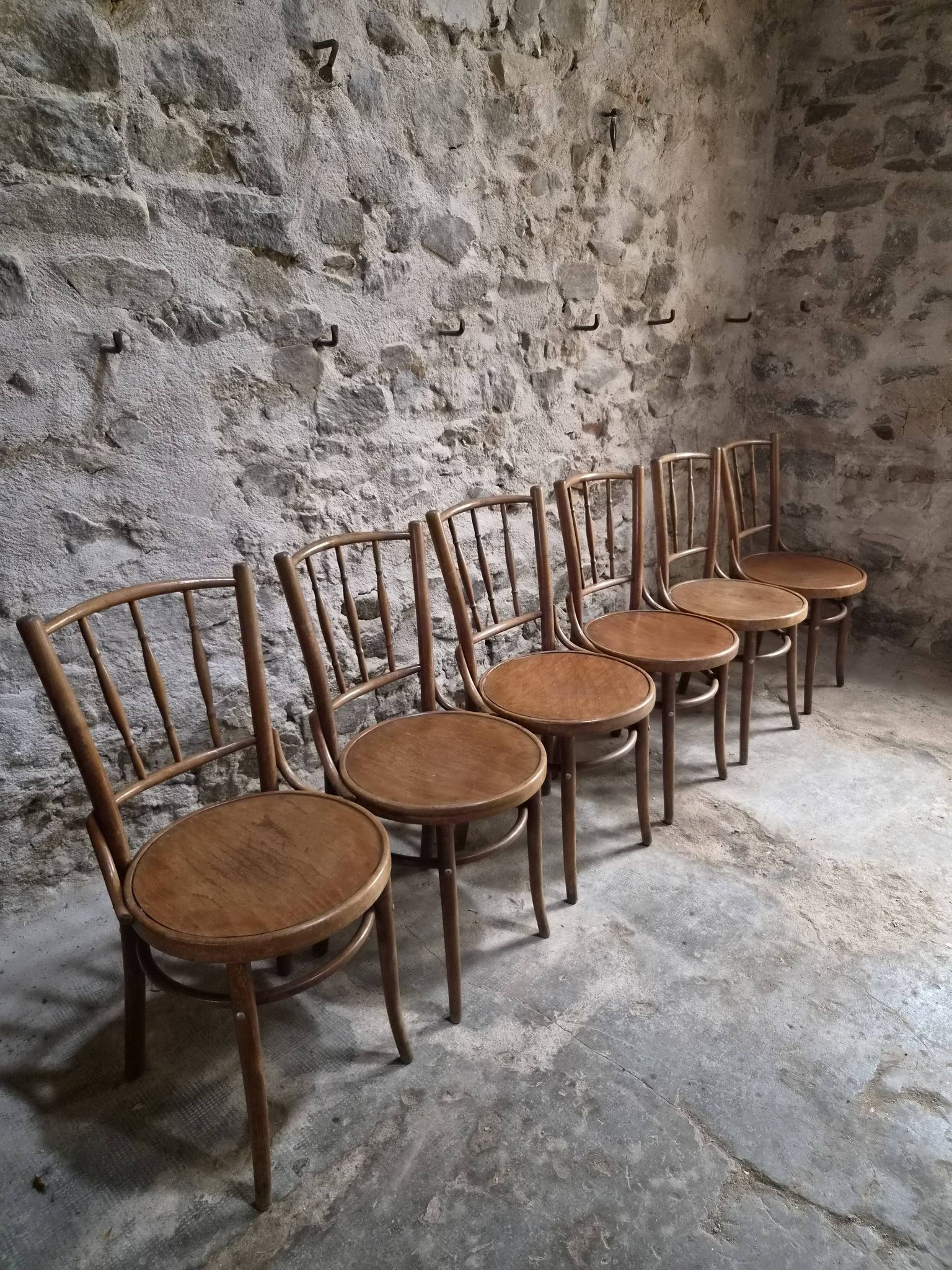 Set of 6 Fischel bentwood bistro chairs, Czechoslovakia, circa 1930–1950.