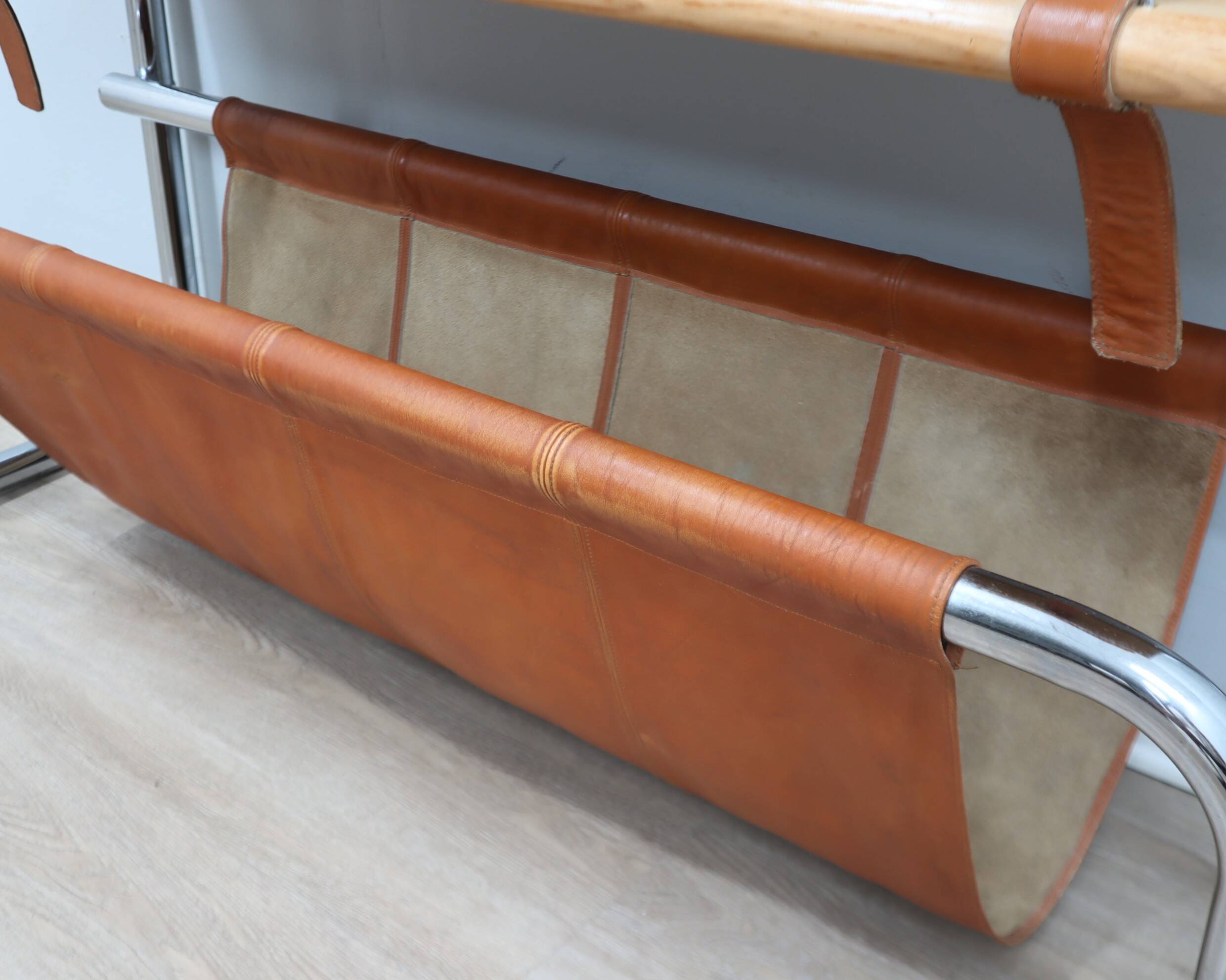 Jumbo bookcase by Luigi Massoni for Poltrona Frau 1970s