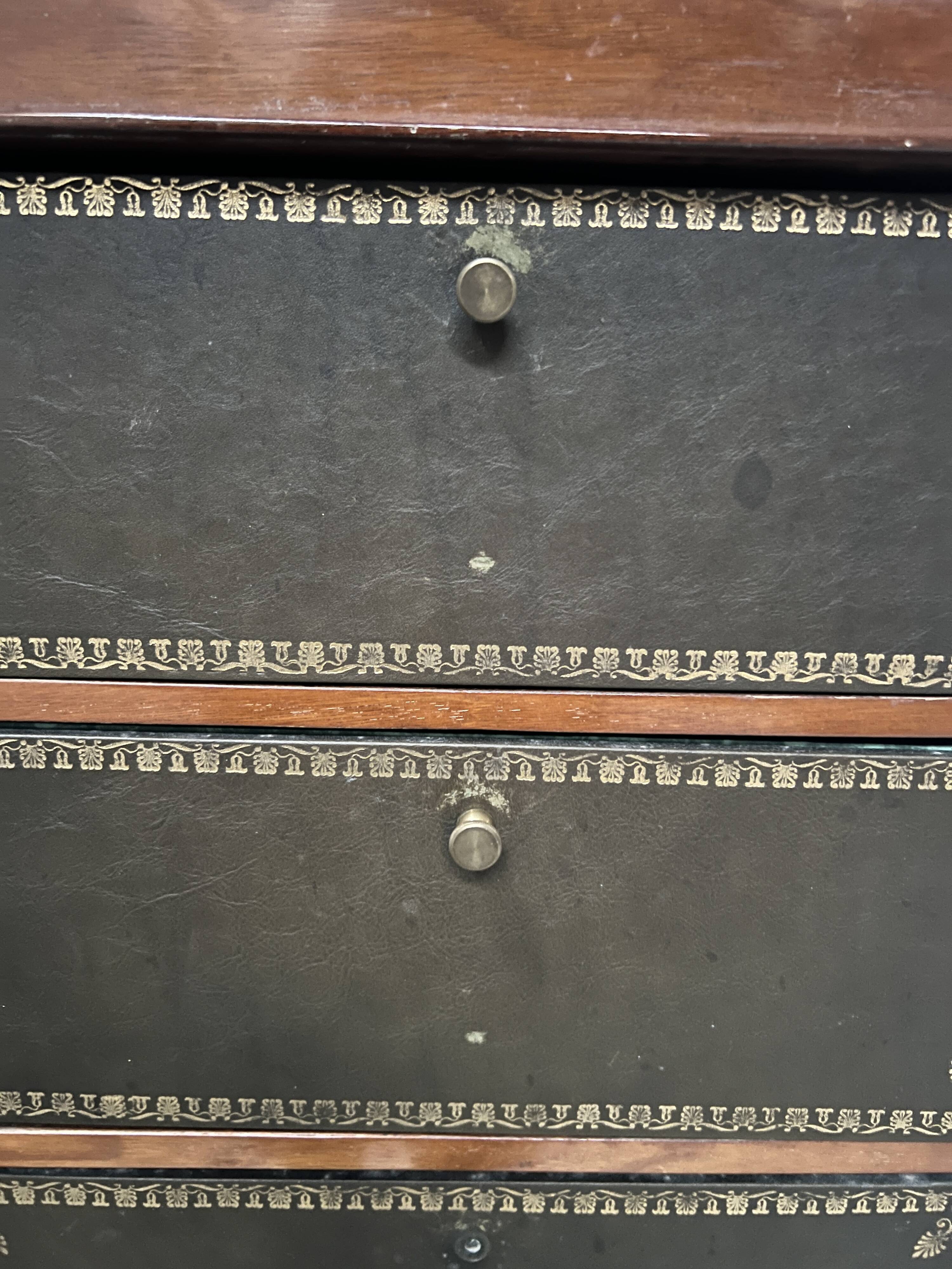 Meuble Cartonnier de style Louis Philippe en acajou XIX siècle