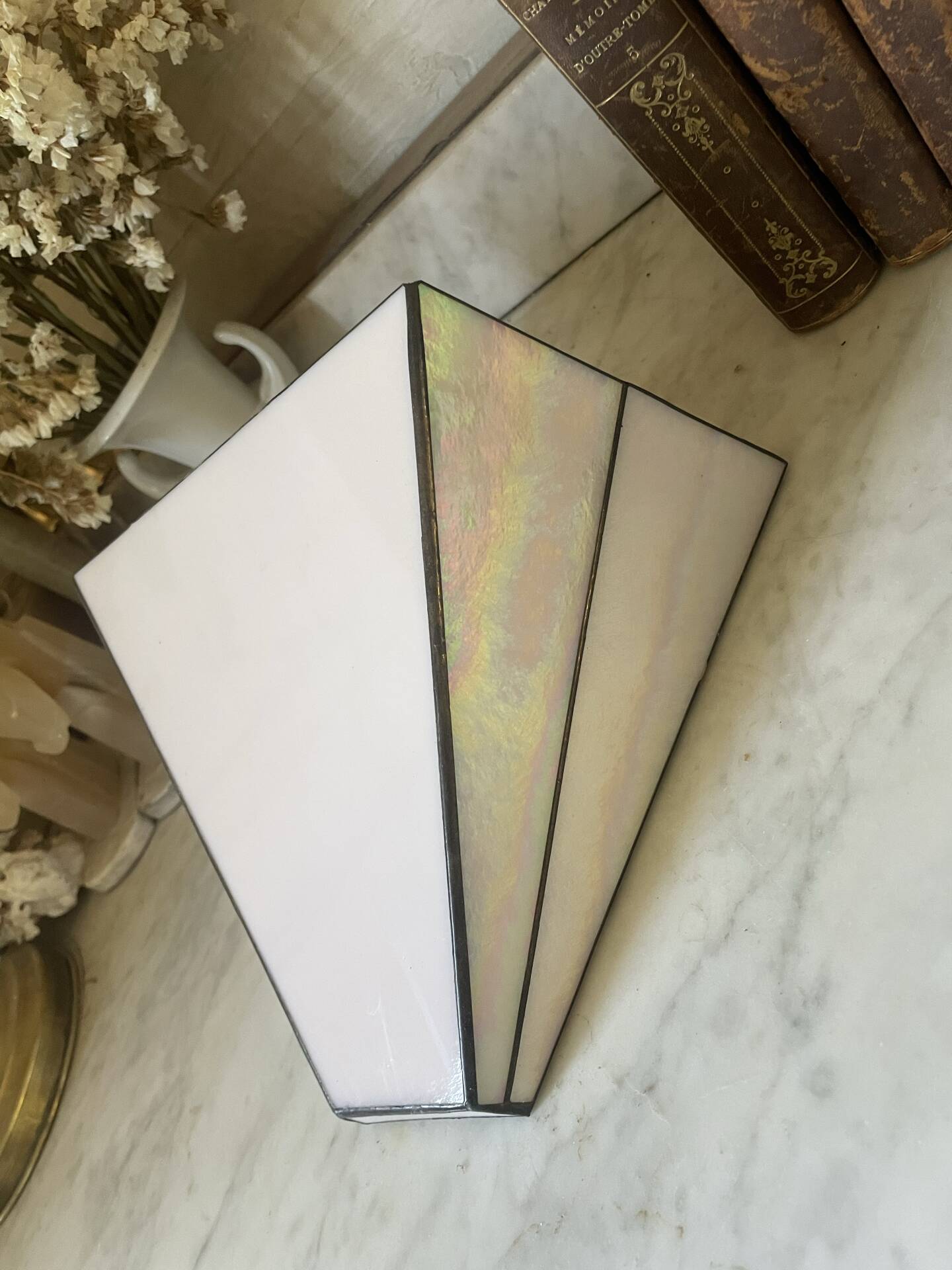 Vintage style Tiffany wall lamp