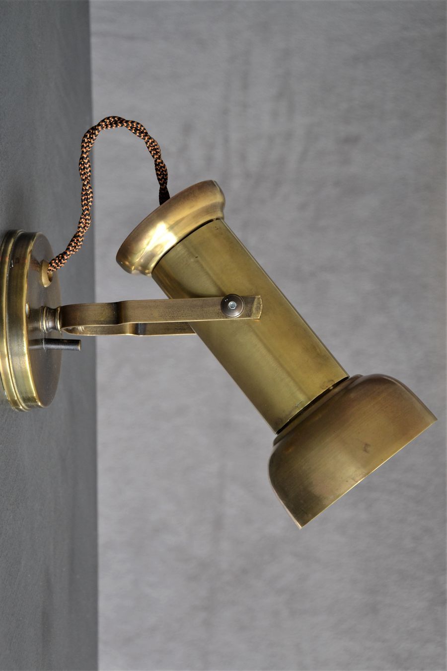 Brass articulated wall lamp – steampunk spirit -