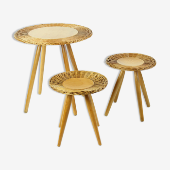 Table basse en osier avec deux tabourets par Úľuv, Tchécoslovaquie, années 1960