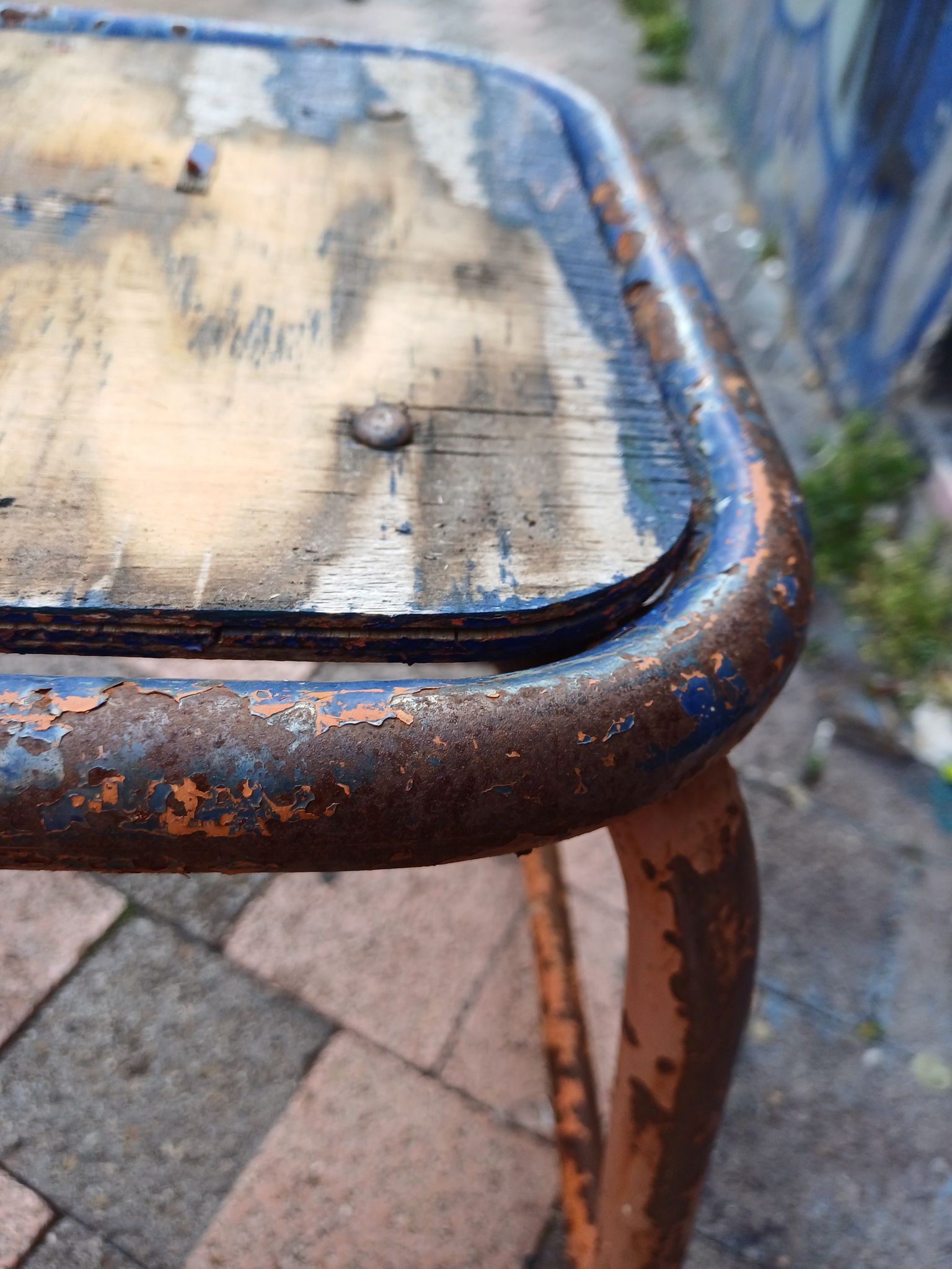 Tabouret carré atelier industriel tube métal et bois