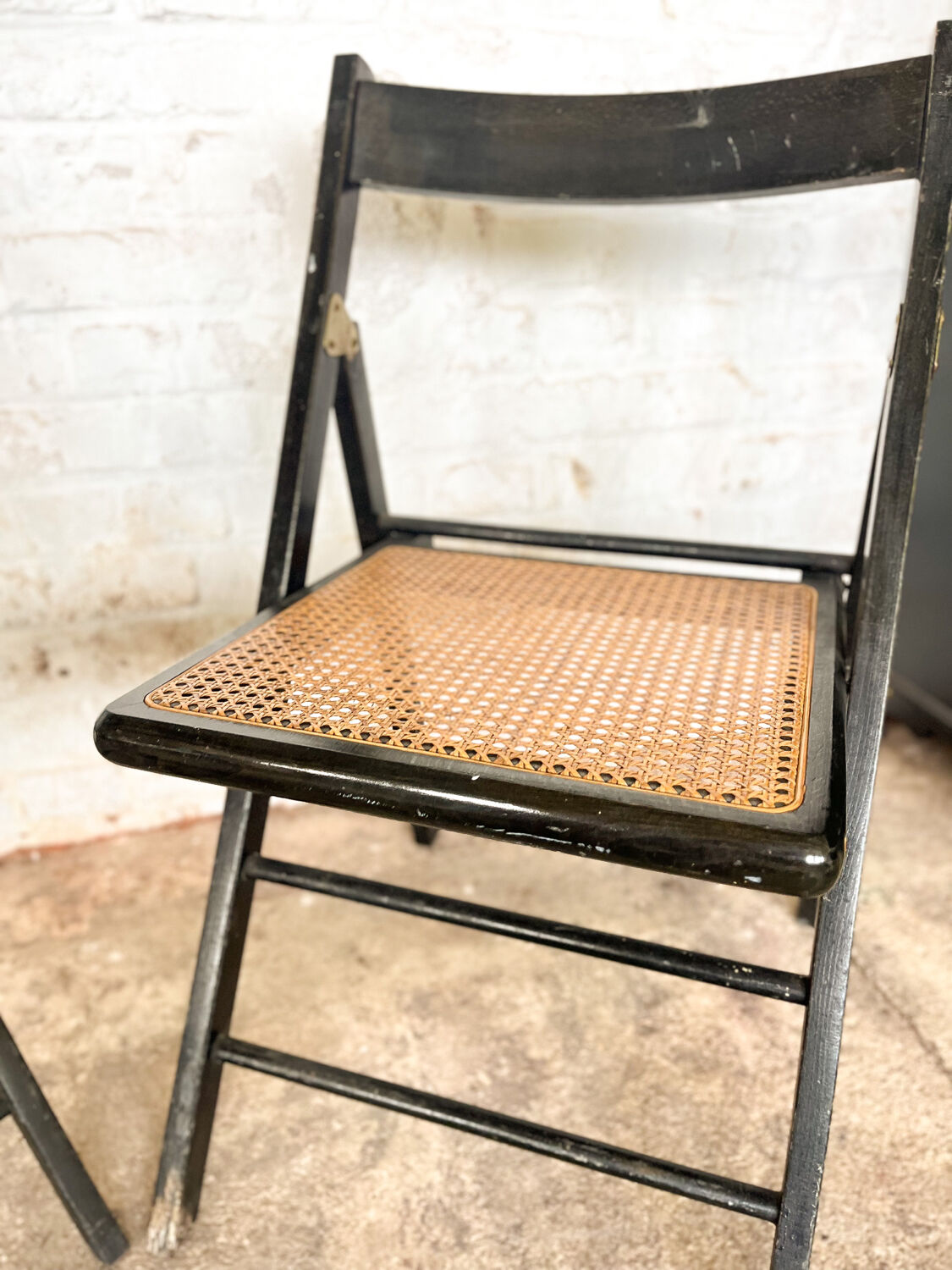 Ancienne paire de chaises pliantes cannage