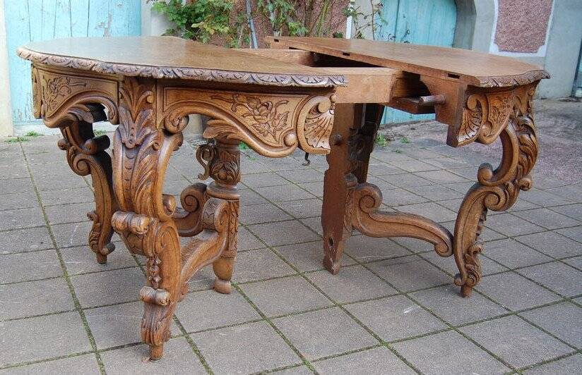Napoleon III Louis XV style oak table with two extensions, 10 place settings, late 19th century