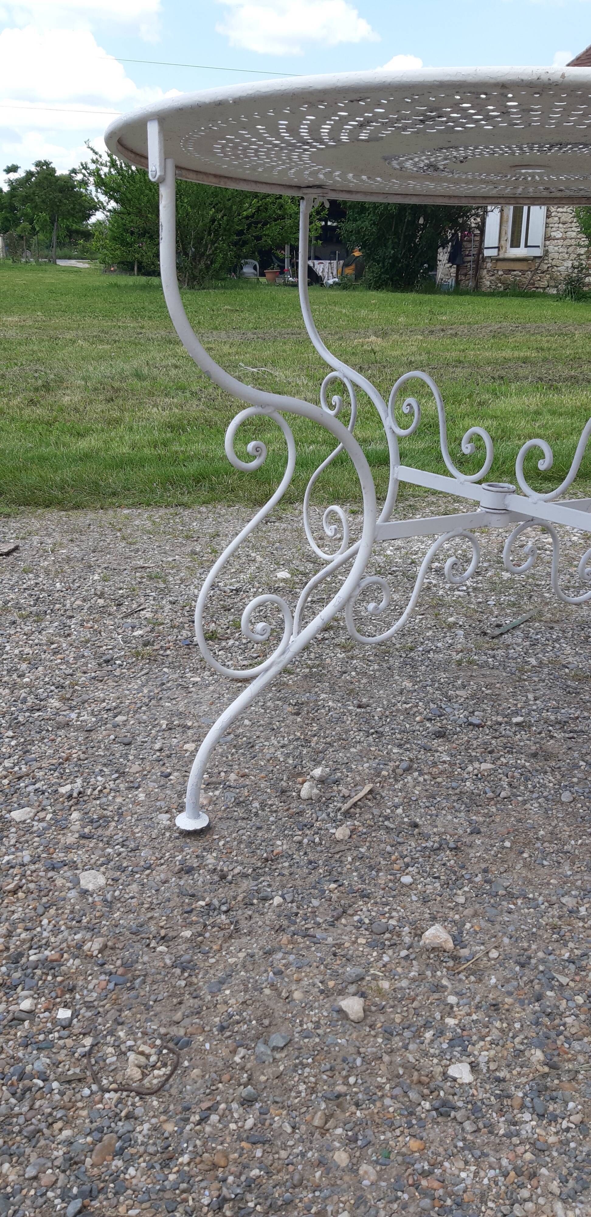 Garden table 1900 in wrought iron