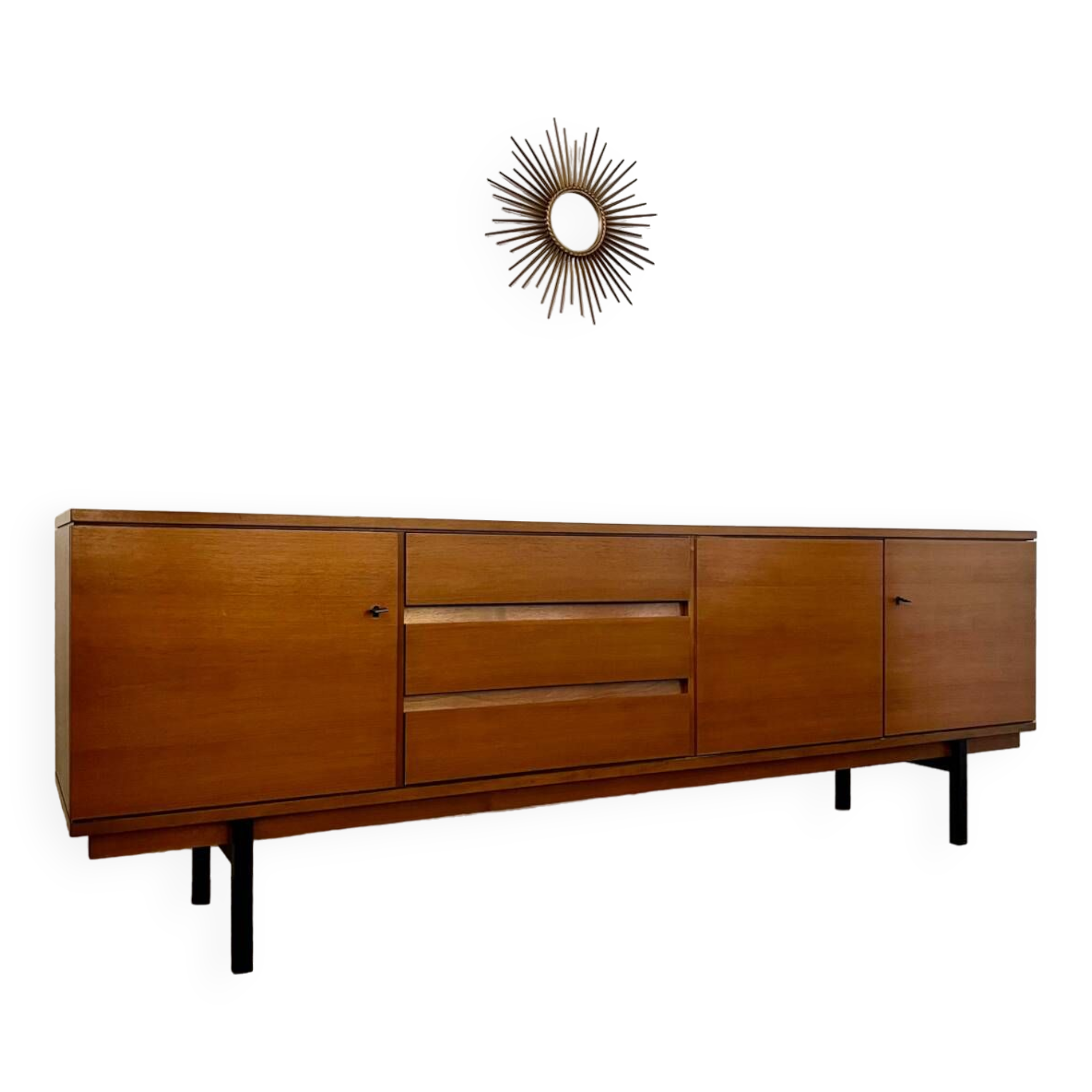 Ancienne enfilade vintage style scandinave design des années 60 bois pied métal