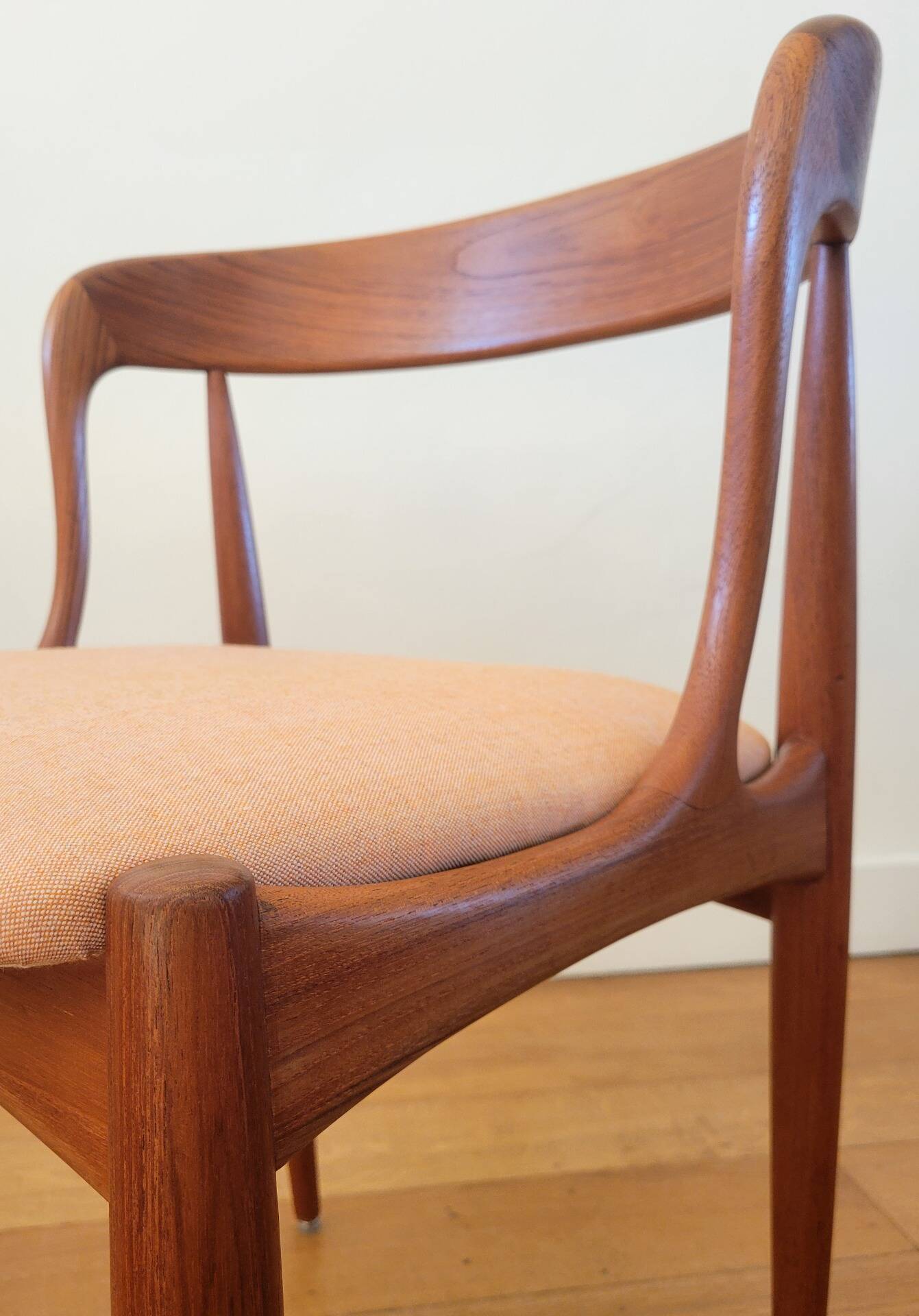 Vintage dining chairs No 16 by Johannes Andersen for Uldum