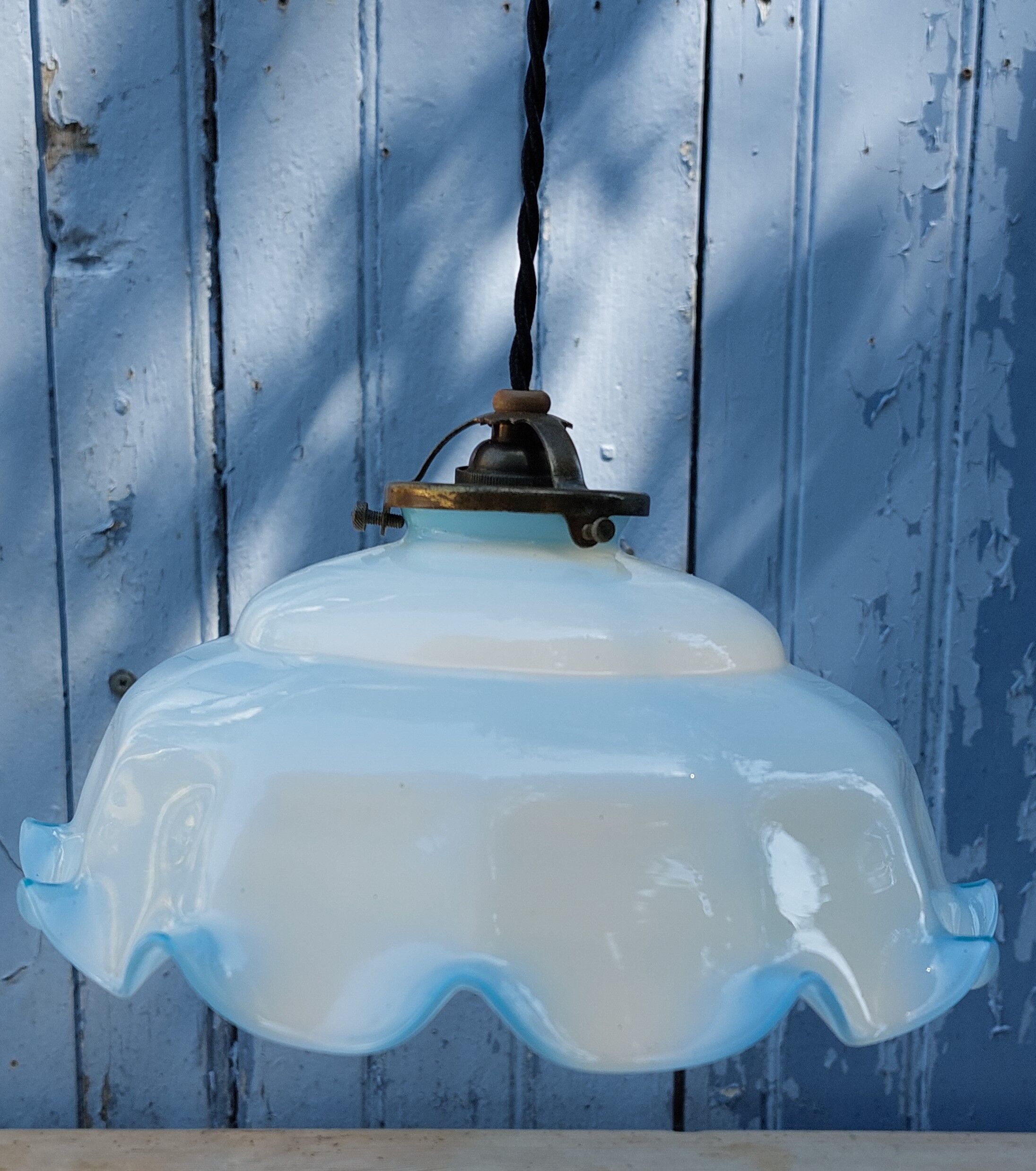 Suspension en opaline blue