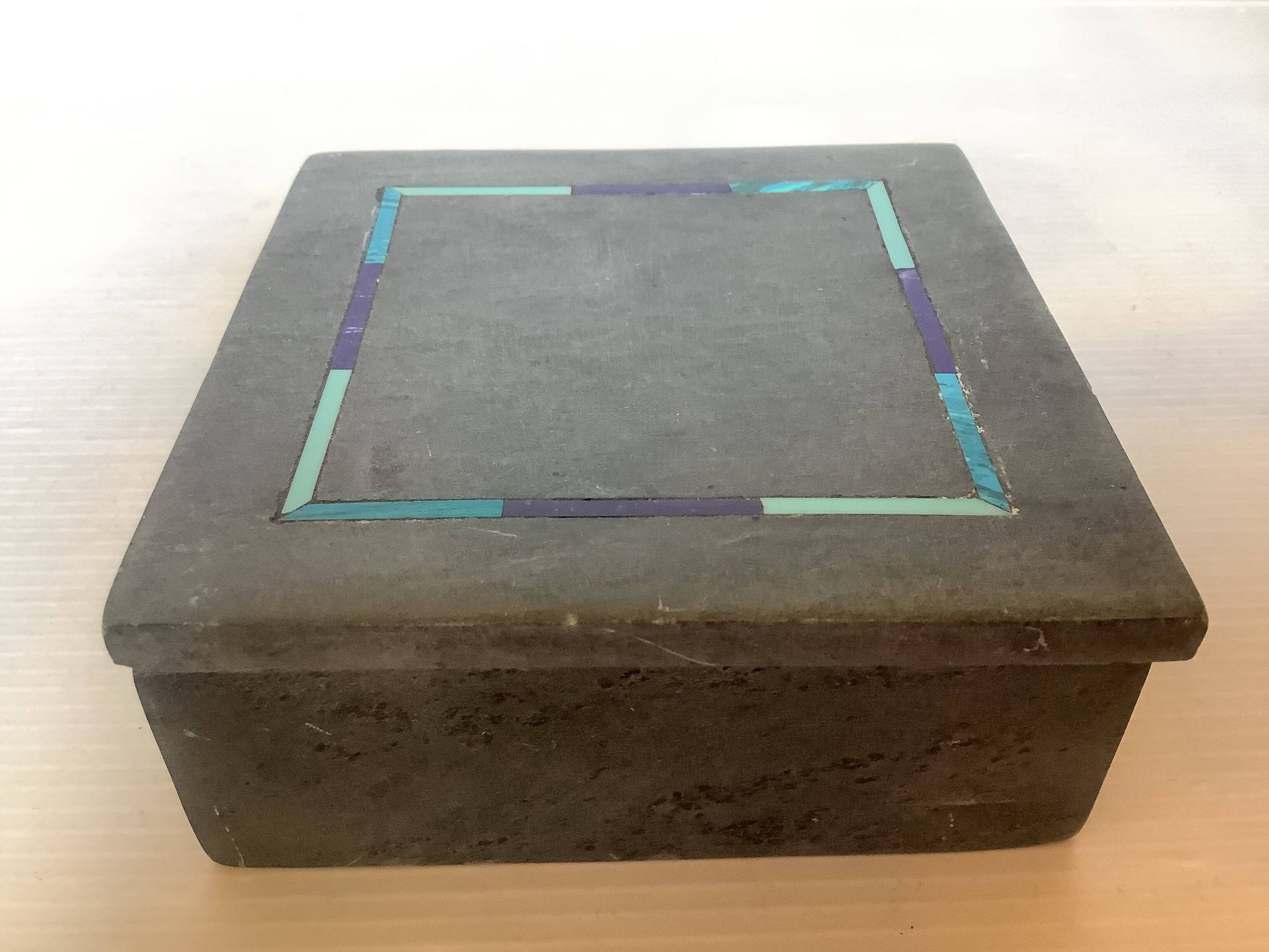 Grey and blue ring holder tray