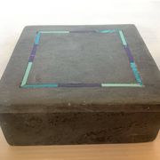 Grey and blue ring holder tray
