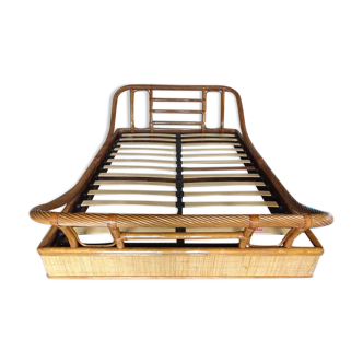 Double rattan bed and his pair of bedsides