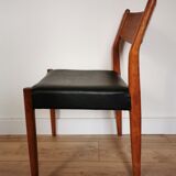 Suite of 4 Scandinavian style chairs