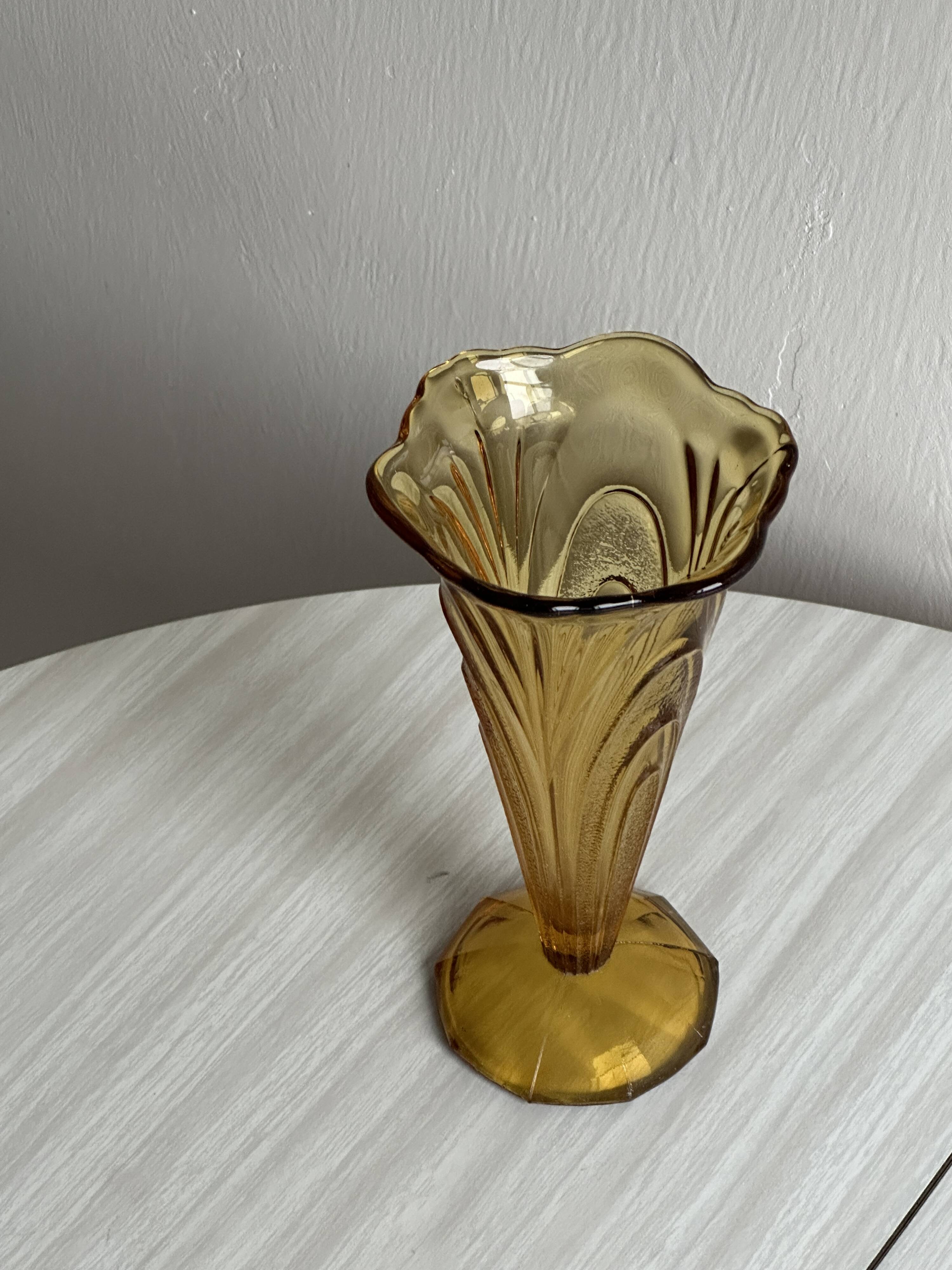 Yellow amber glass vase