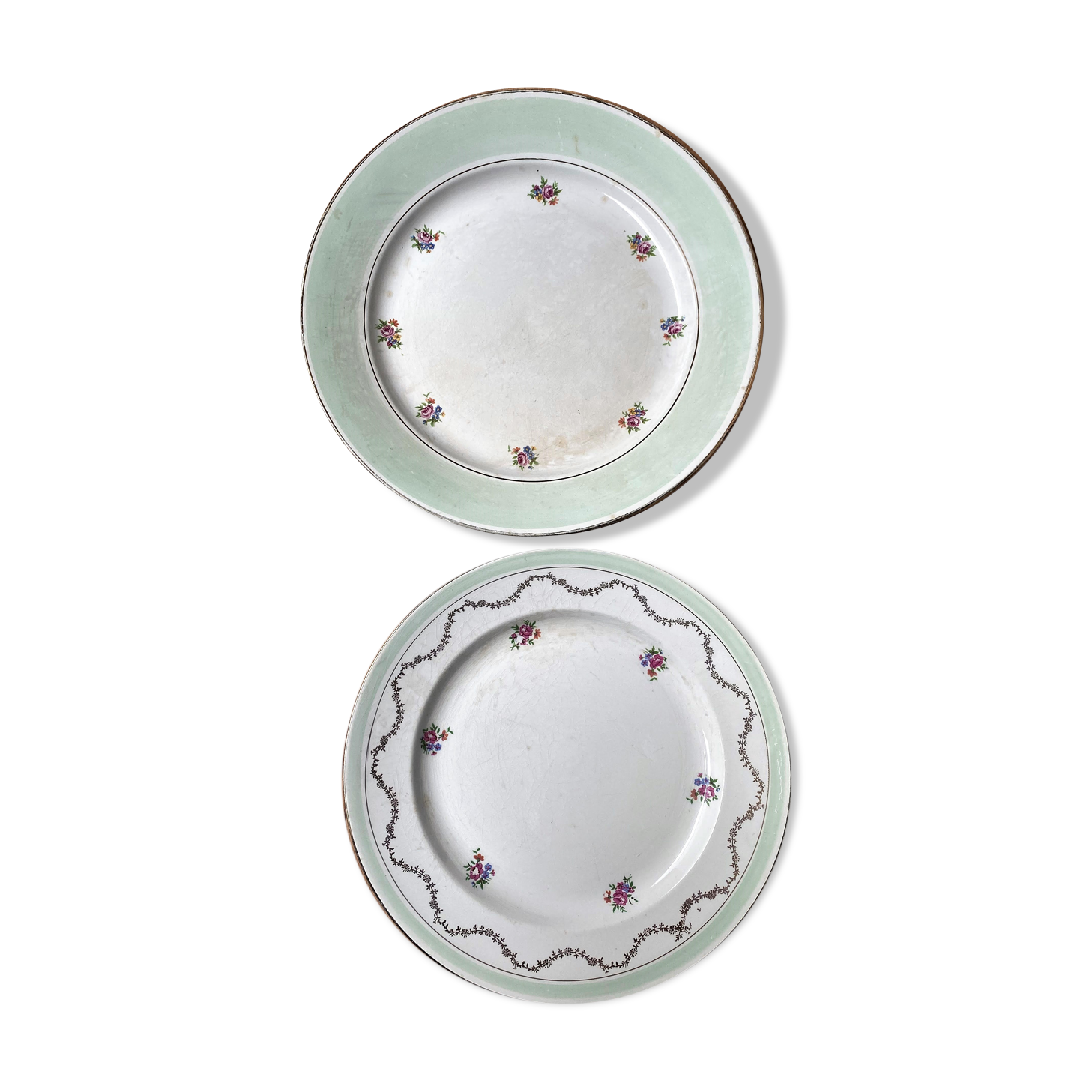 Set of 2 mismatched serving dishes