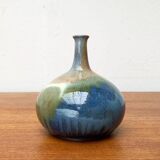 Mid-century German studio pottery vase by Janne Reckert-Cordua, 1960s.