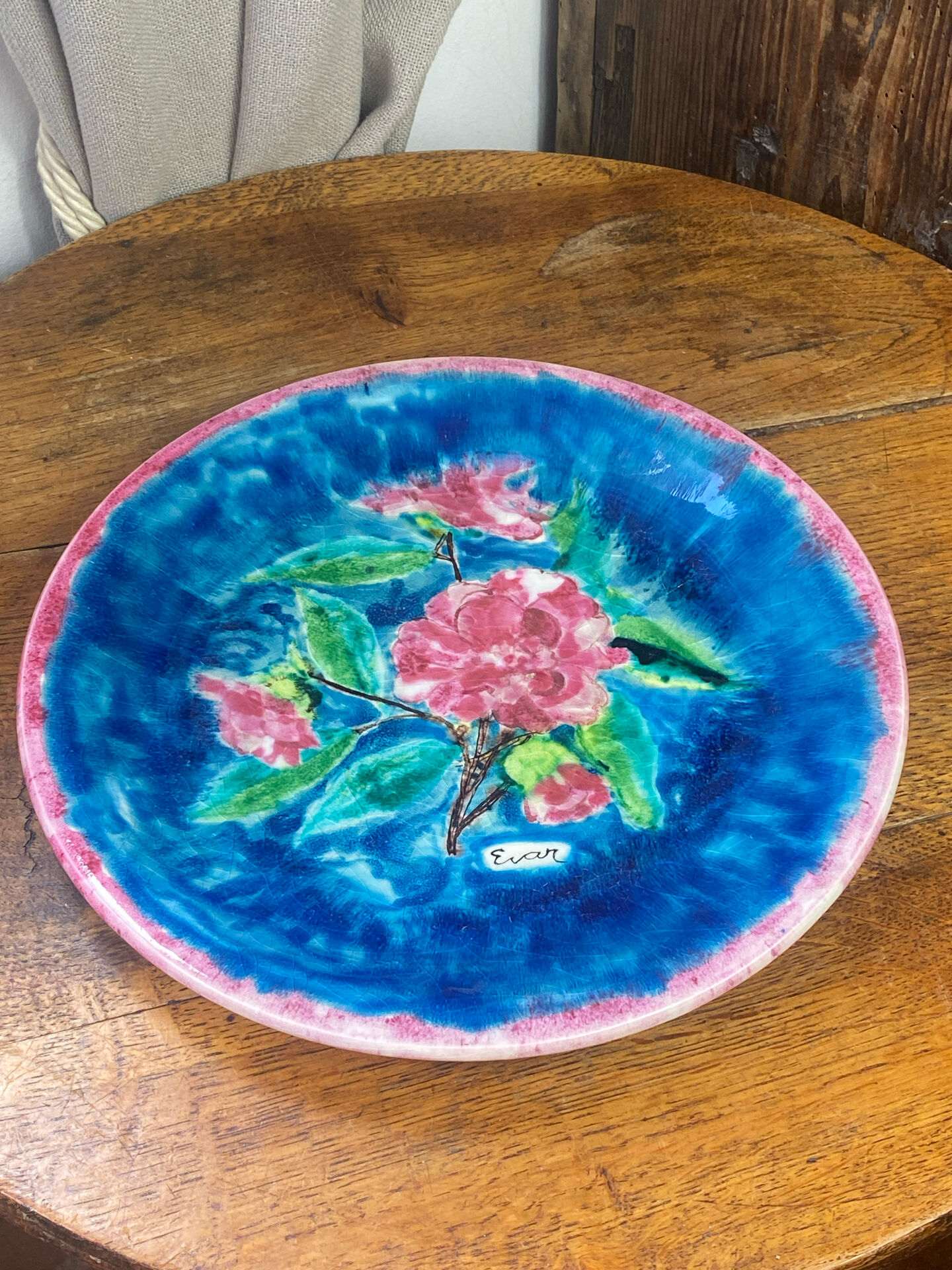 Plat rond en céramique craquelée, Evar