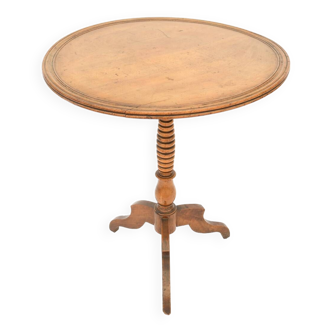 Walnut pedestal table