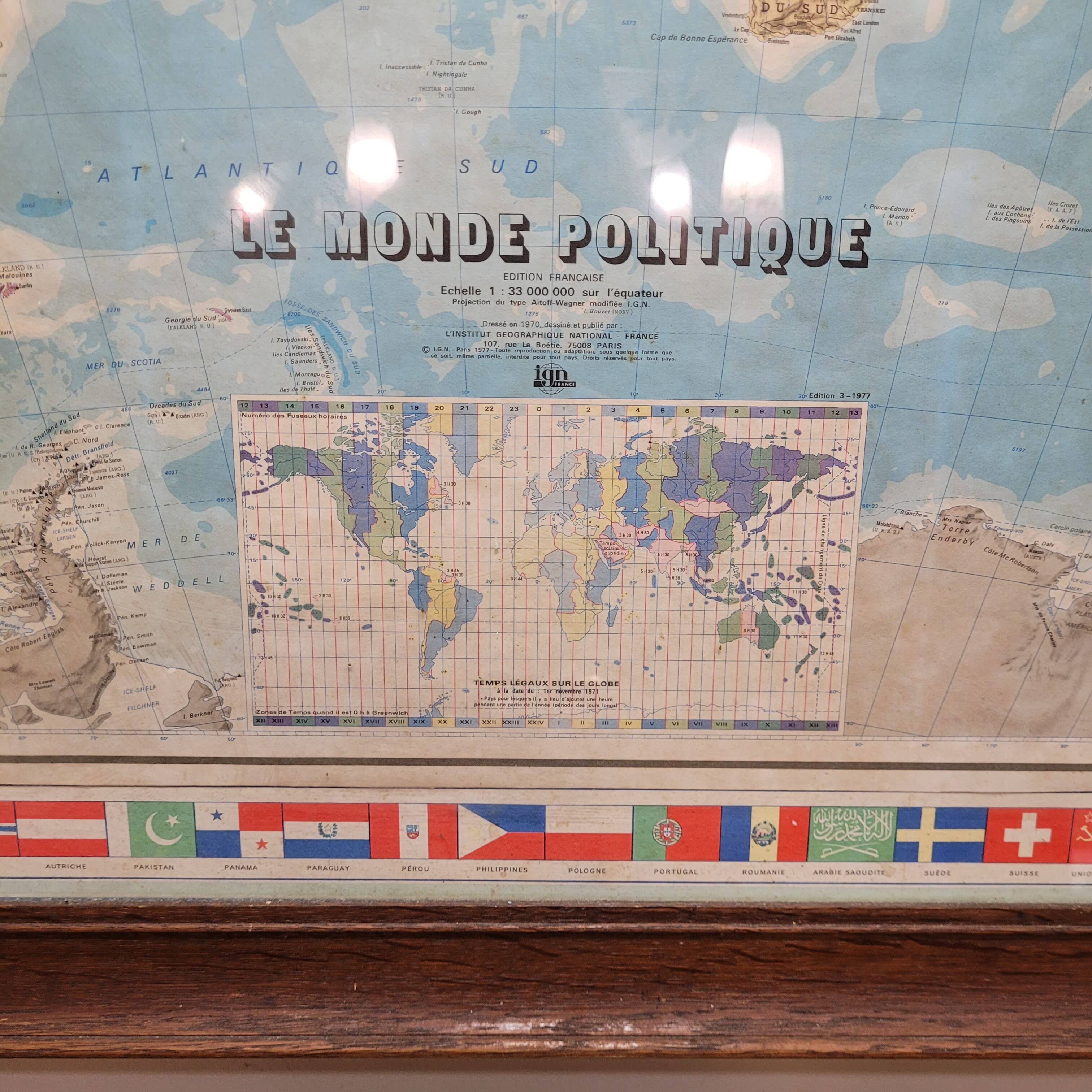 Mapa globo terráqueo / Planisferio “Le Monde Politique”, Instituto Geográfico Nacional, s. XX – Fran