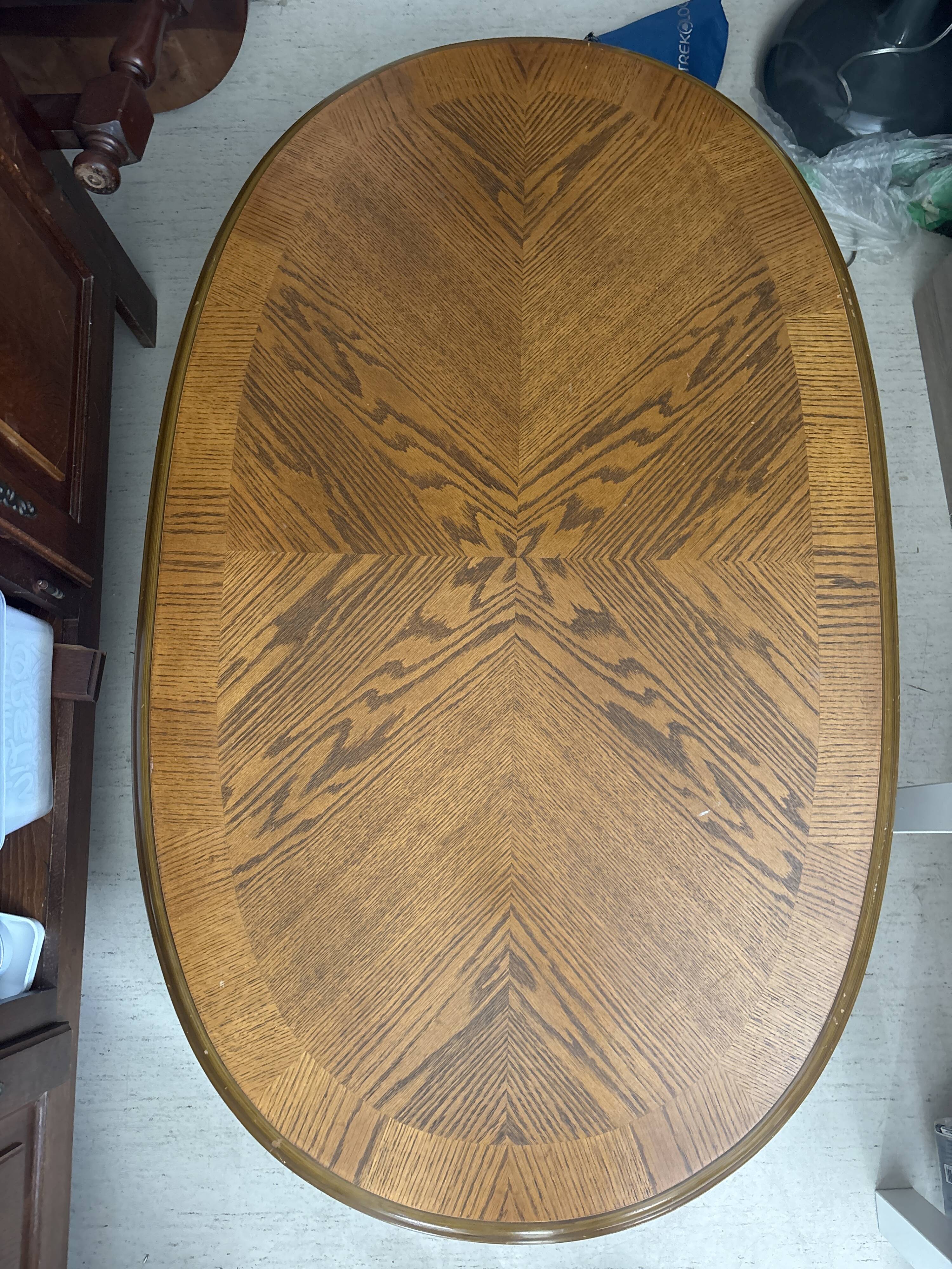 Table ovale vintage en bois