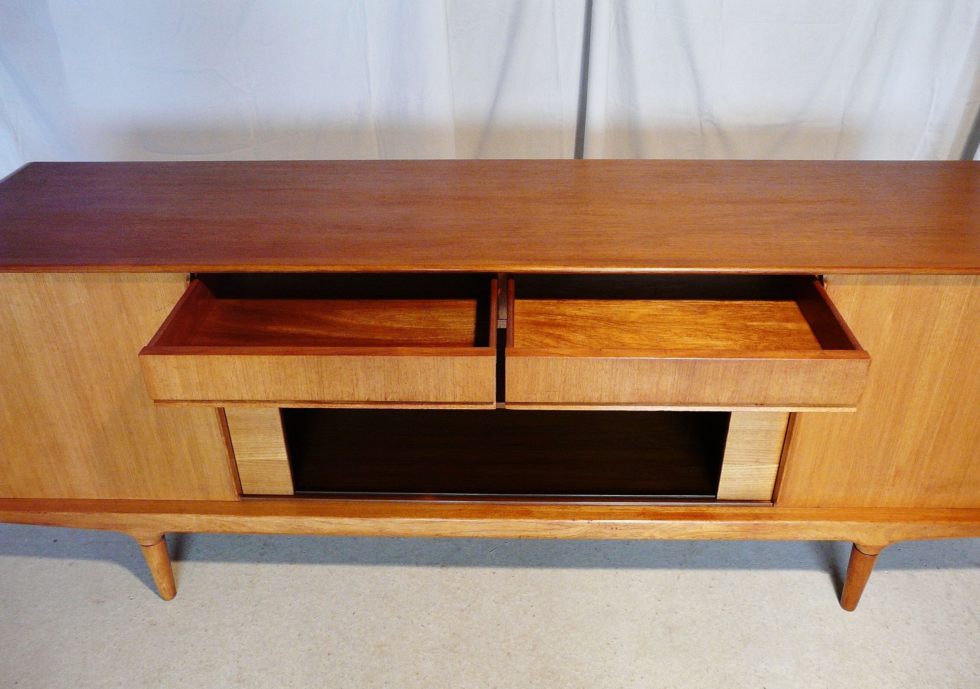 Clausen's Scandinavian teak line - sound