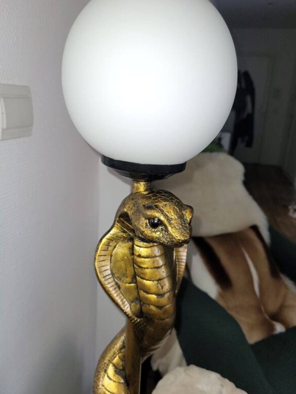 Snake floor lamp