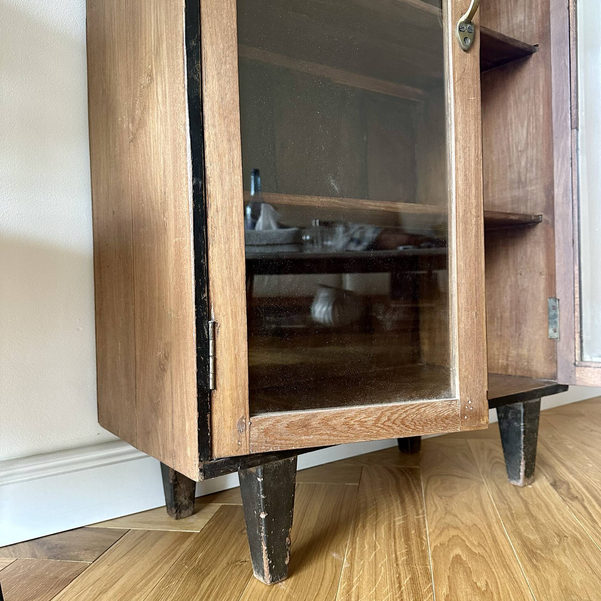 Petite vitrine ancienne