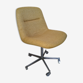 Vintage swivel office chair 1970